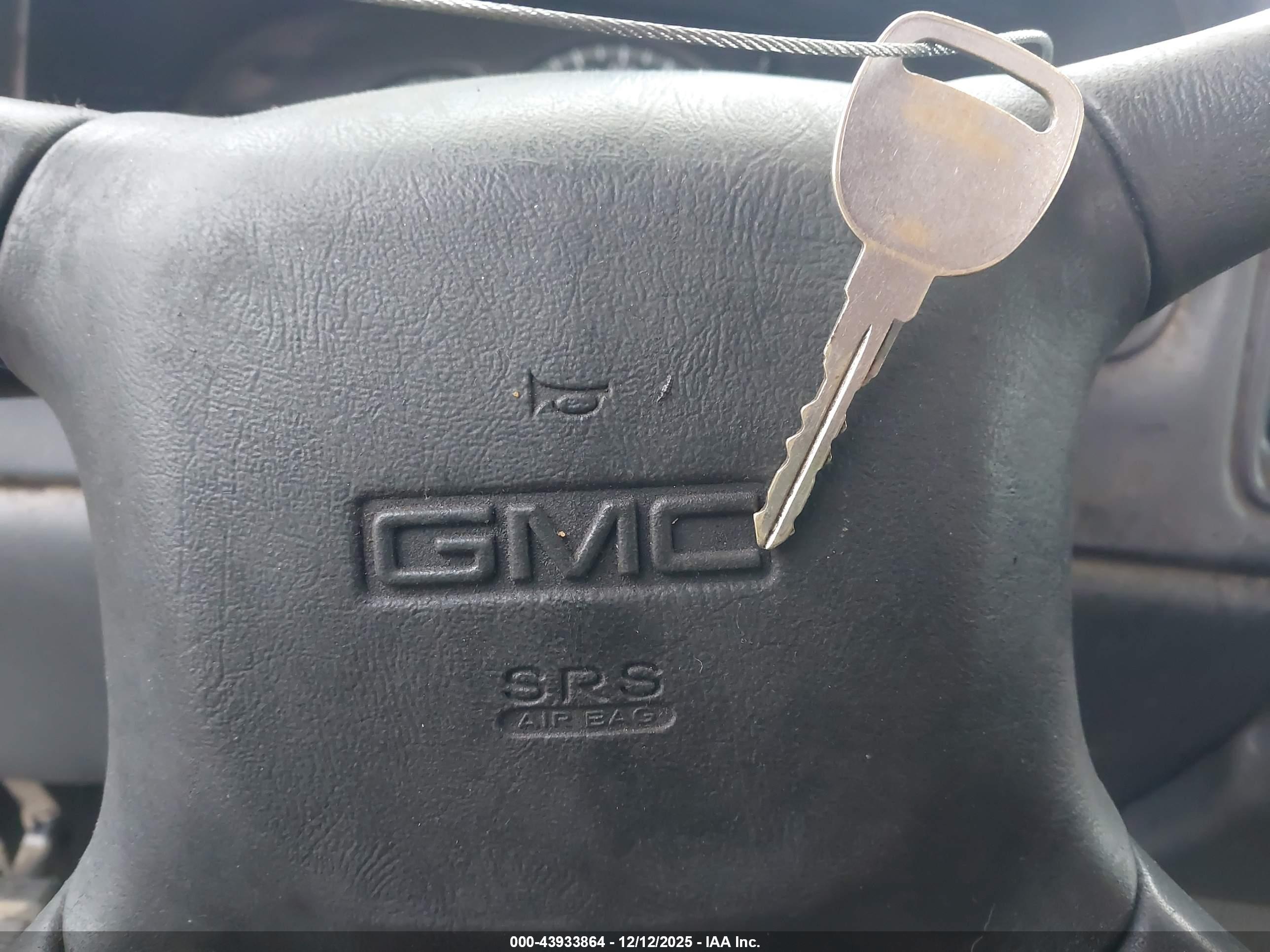 GMC SIERRA image 11