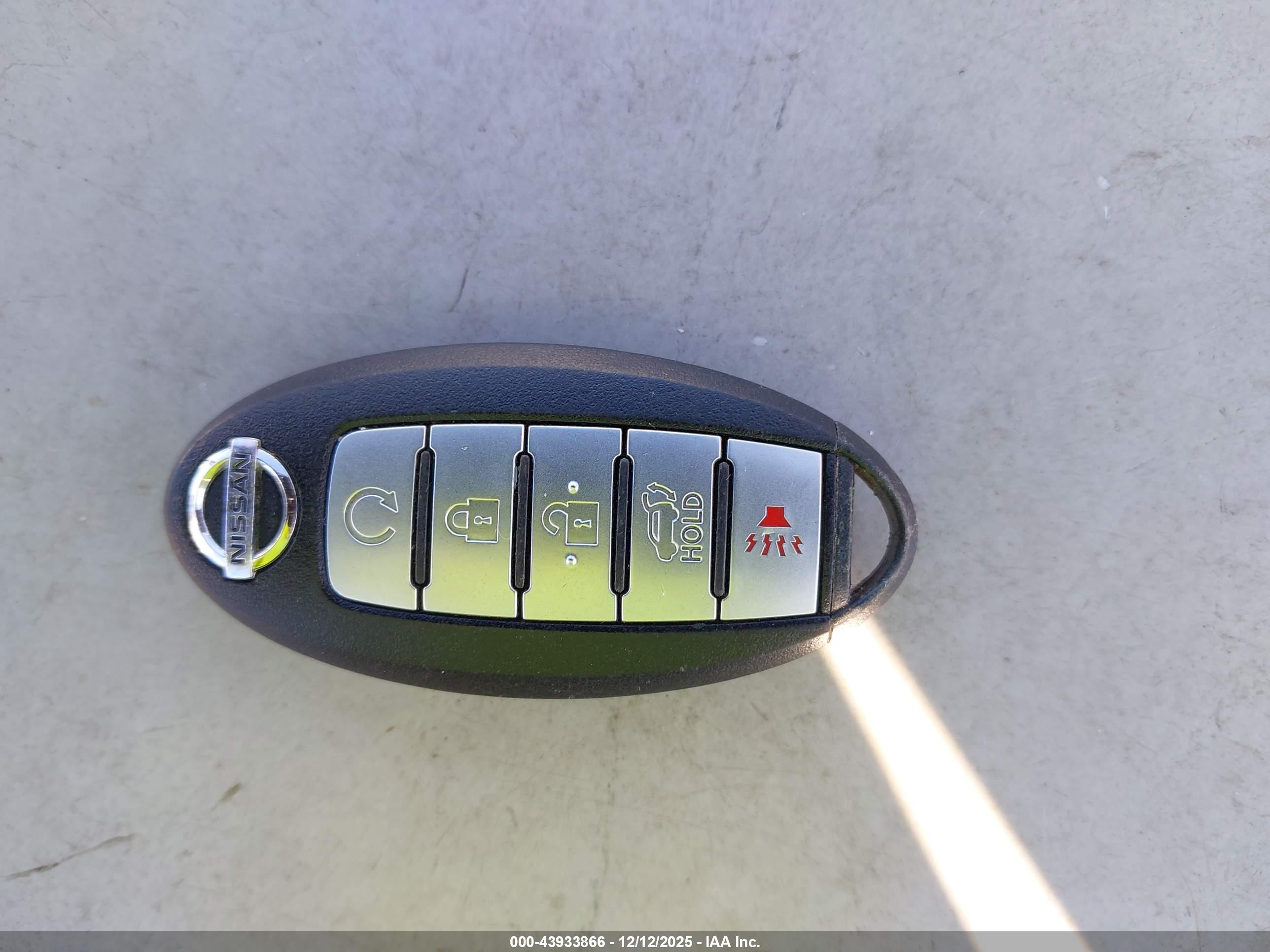 NISSAN ROGUE image 11