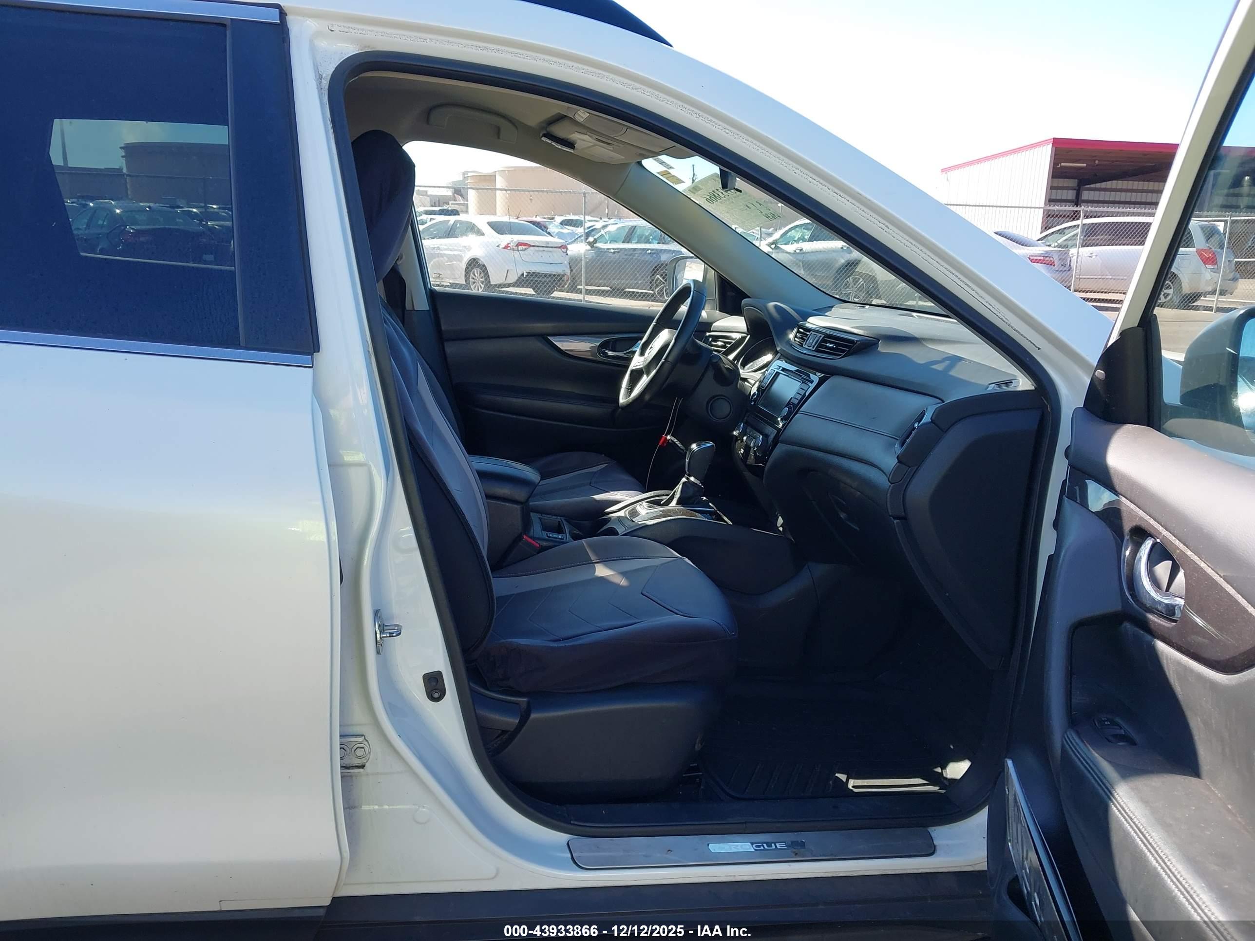 NISSAN ROGUE image 5