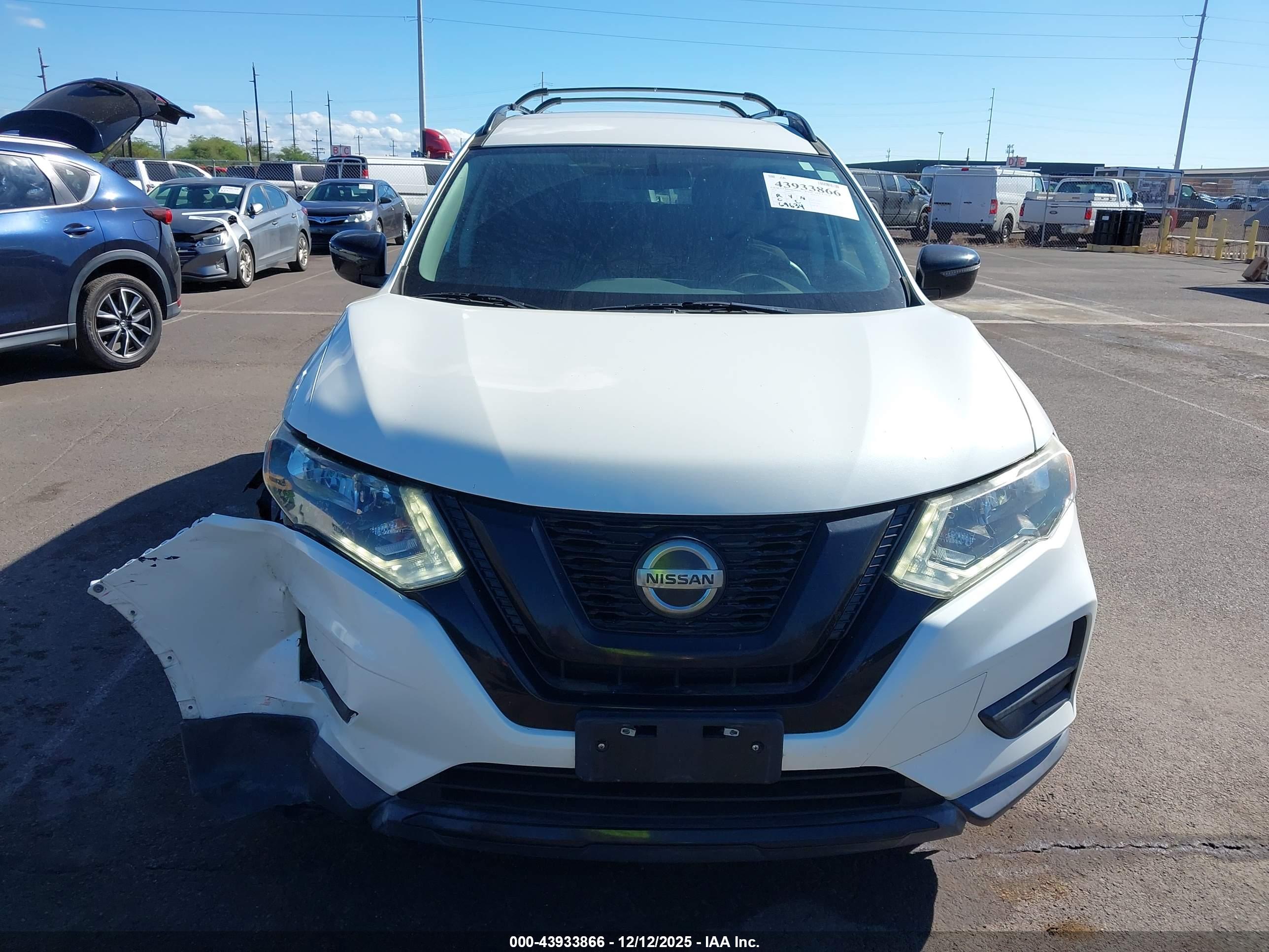 NISSAN ROGUE image 6
