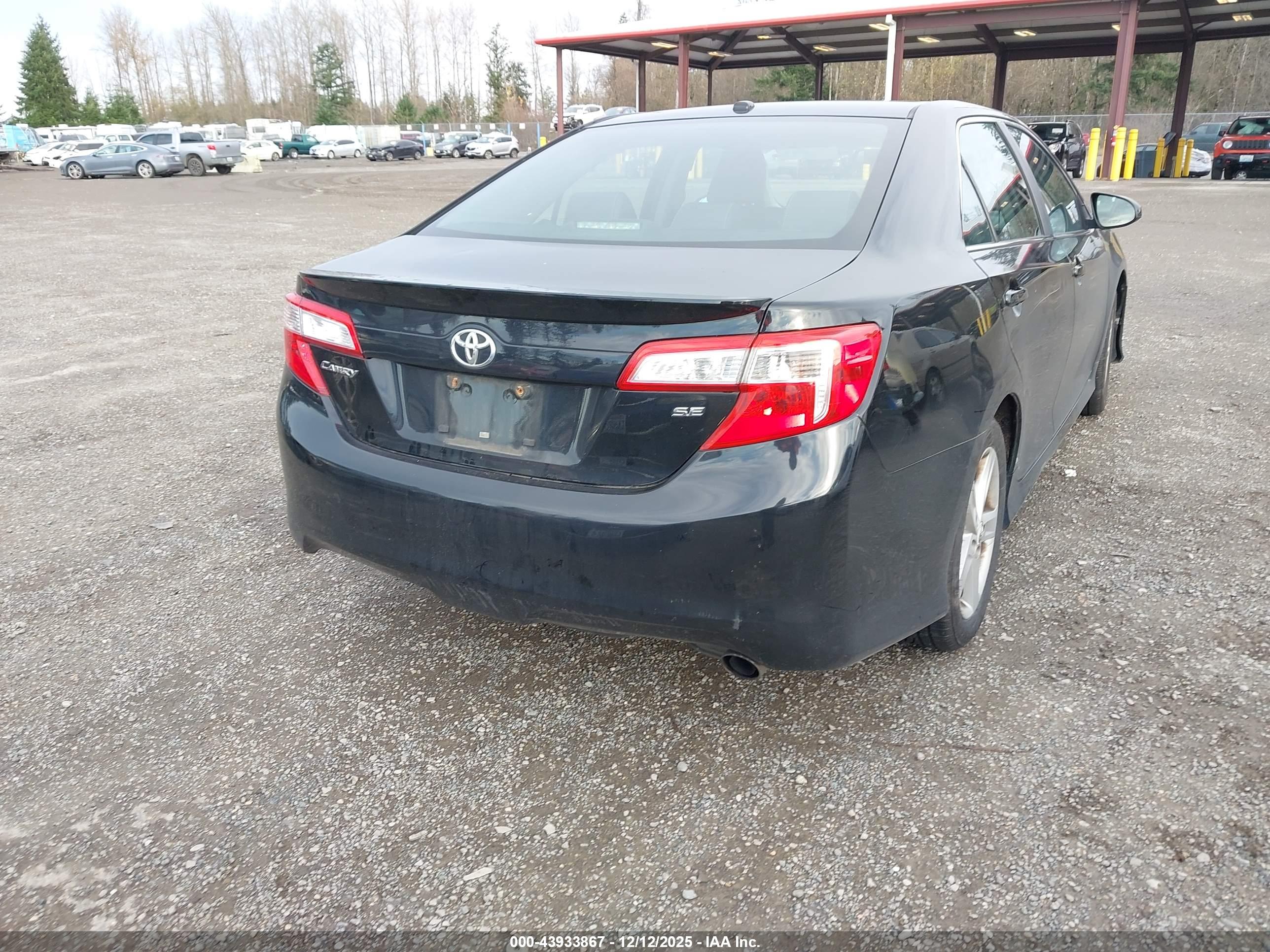 TOYOTA CAMRY image 4