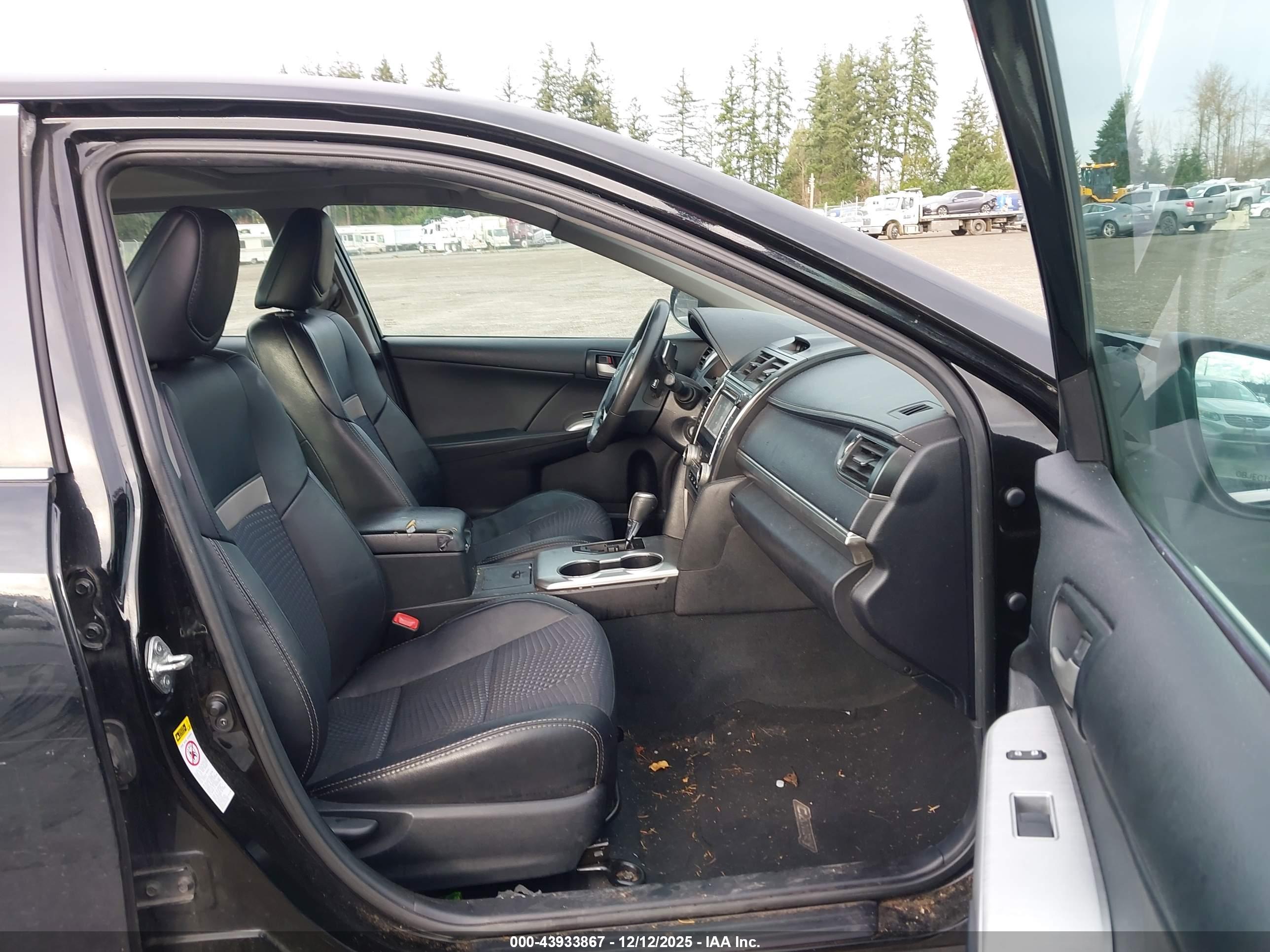 TOYOTA CAMRY image 5