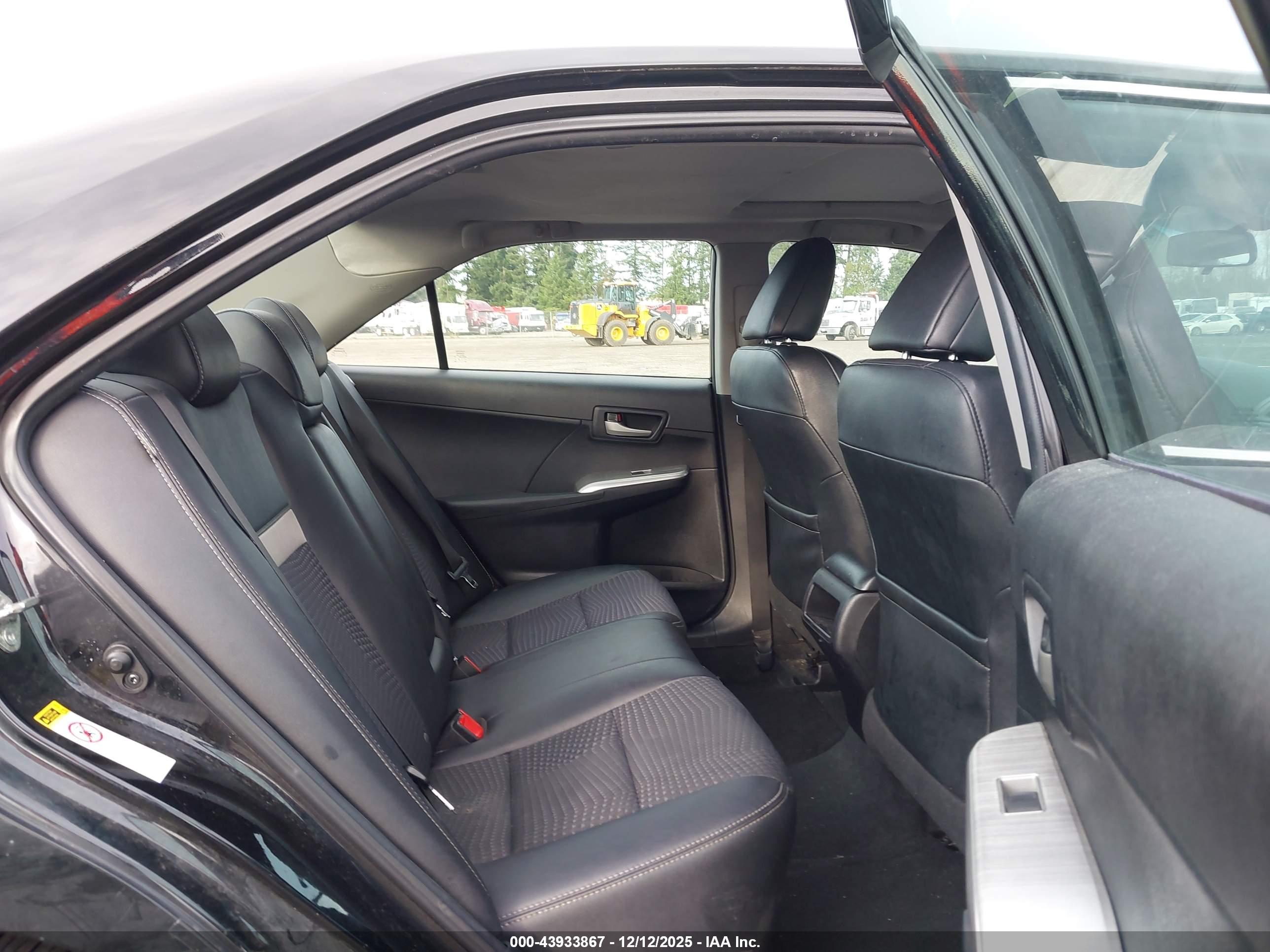 TOYOTA CAMRY image 8