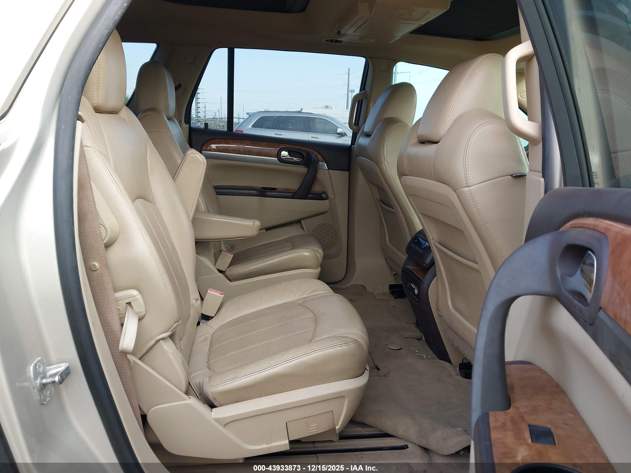 BUICK ENCLAVE image 8