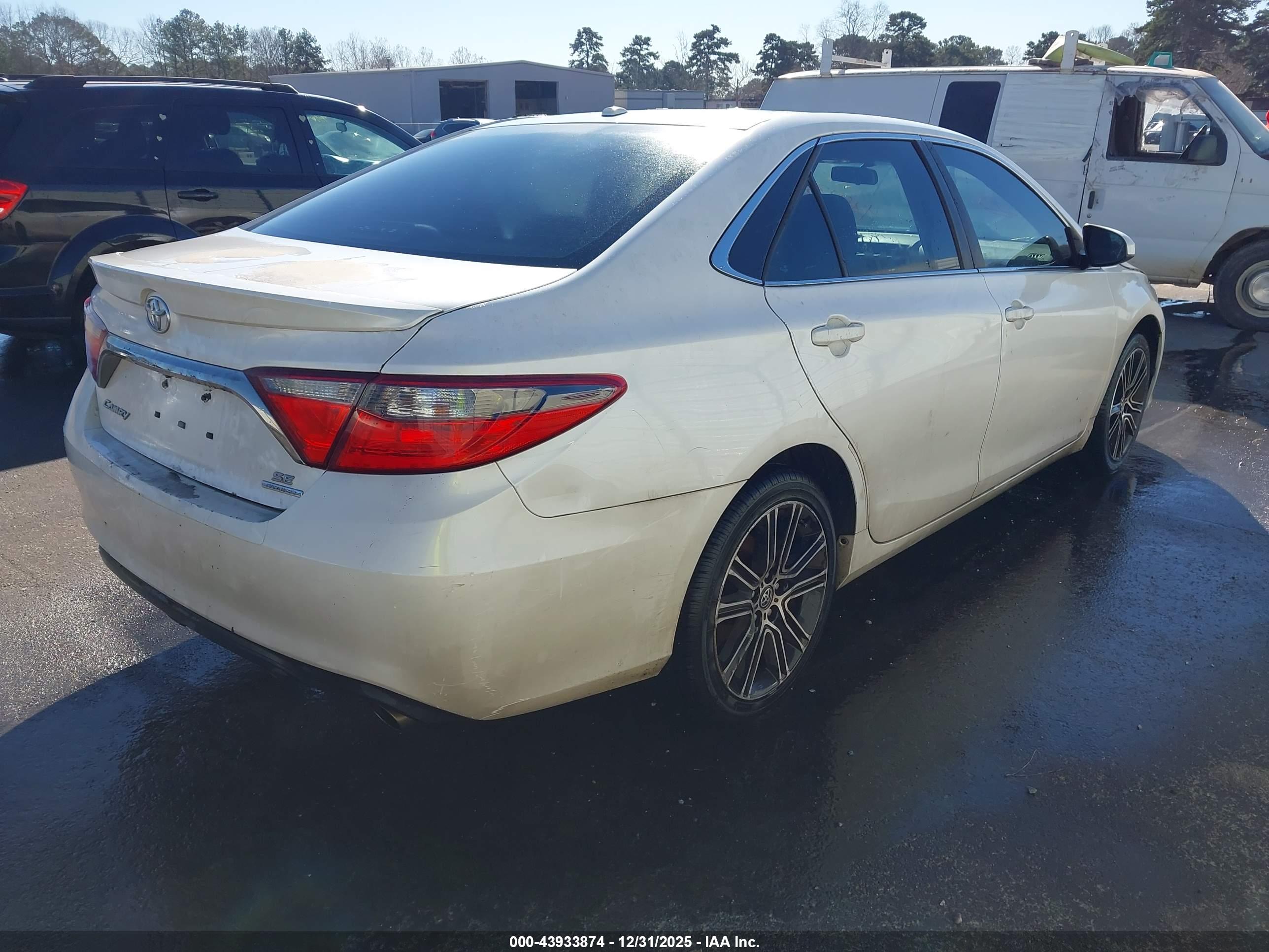 TOYOTA CAMRY image 4