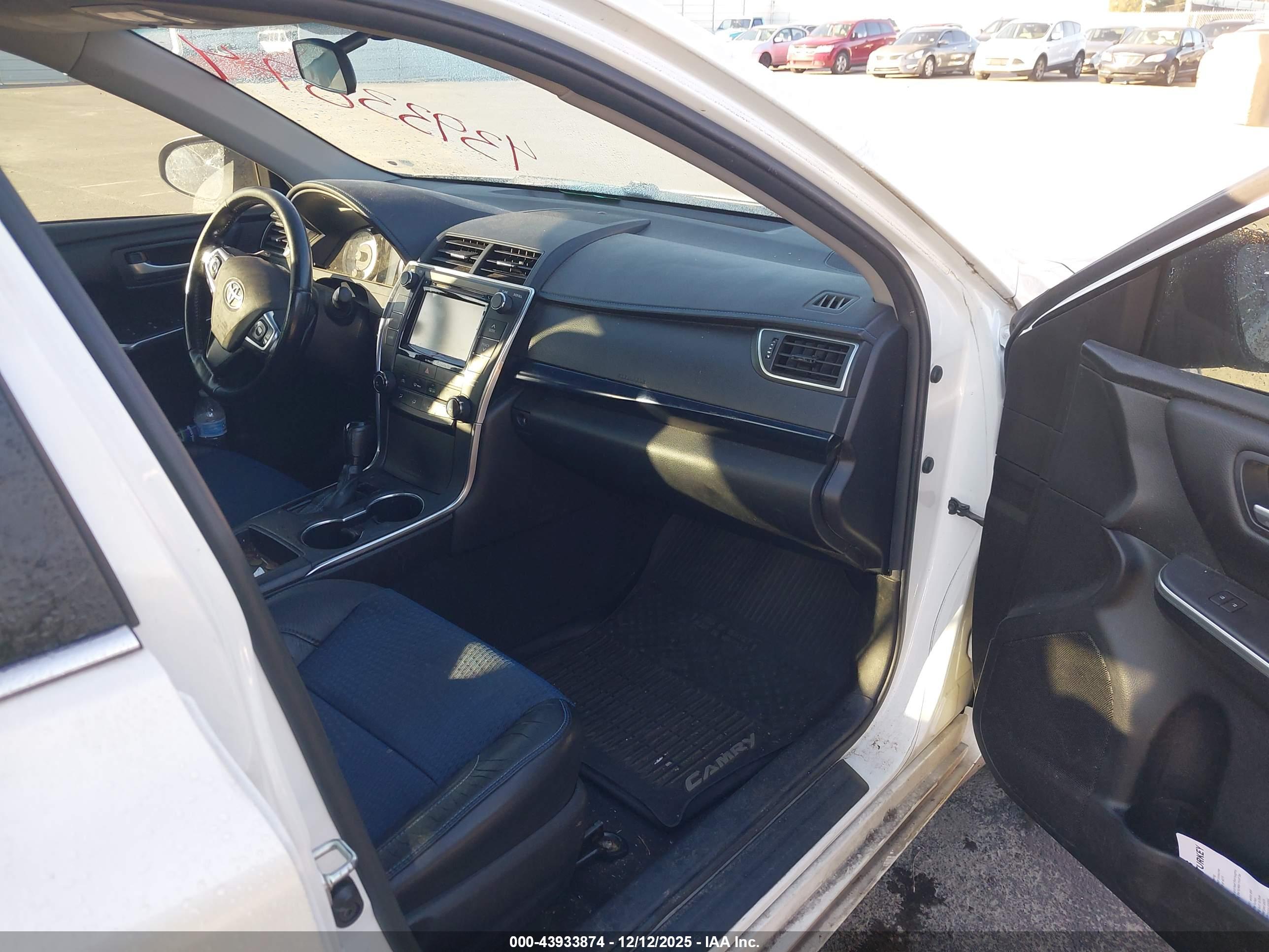 TOYOTA CAMRY image 5