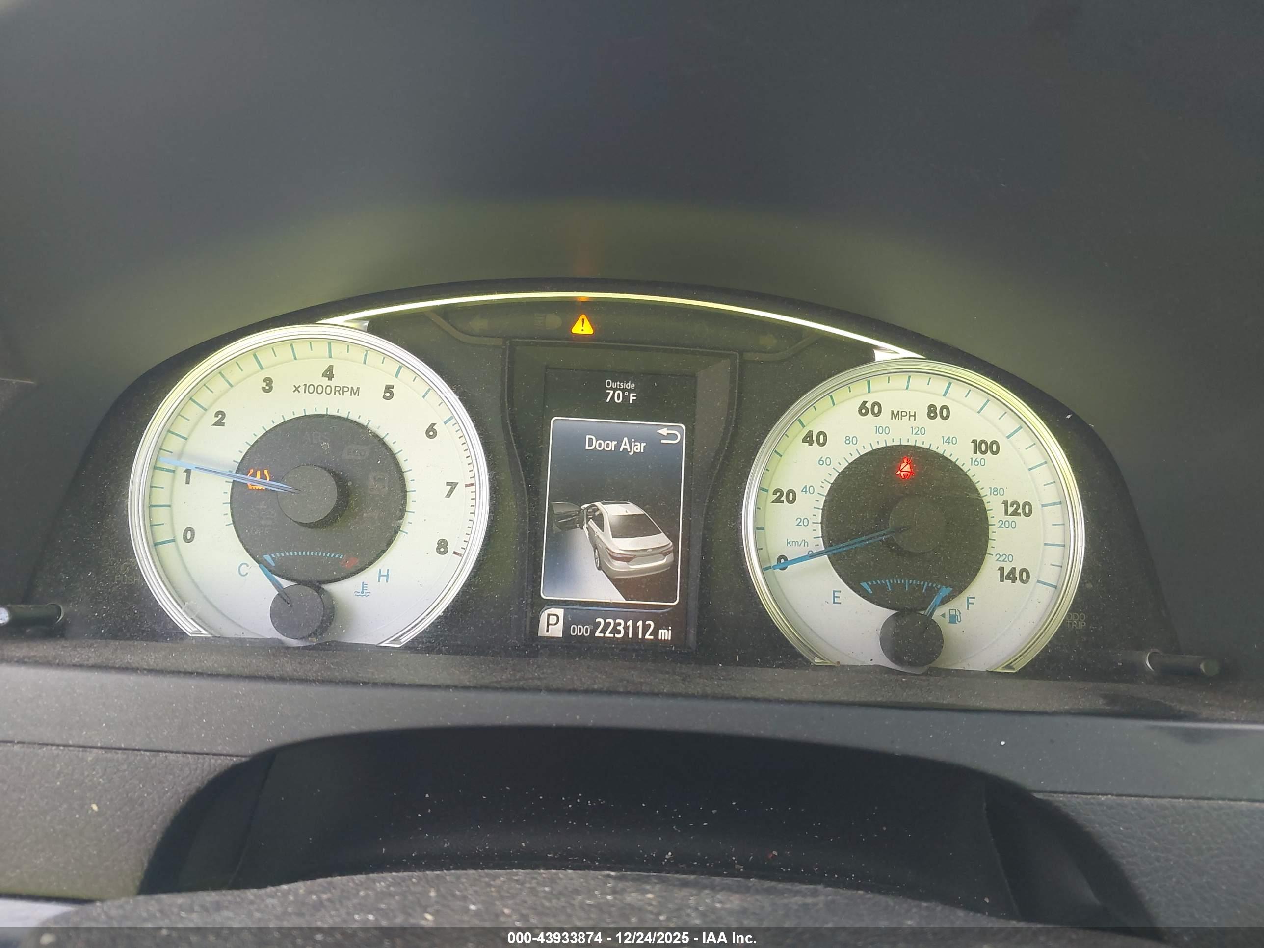 TOYOTA CAMRY image 7