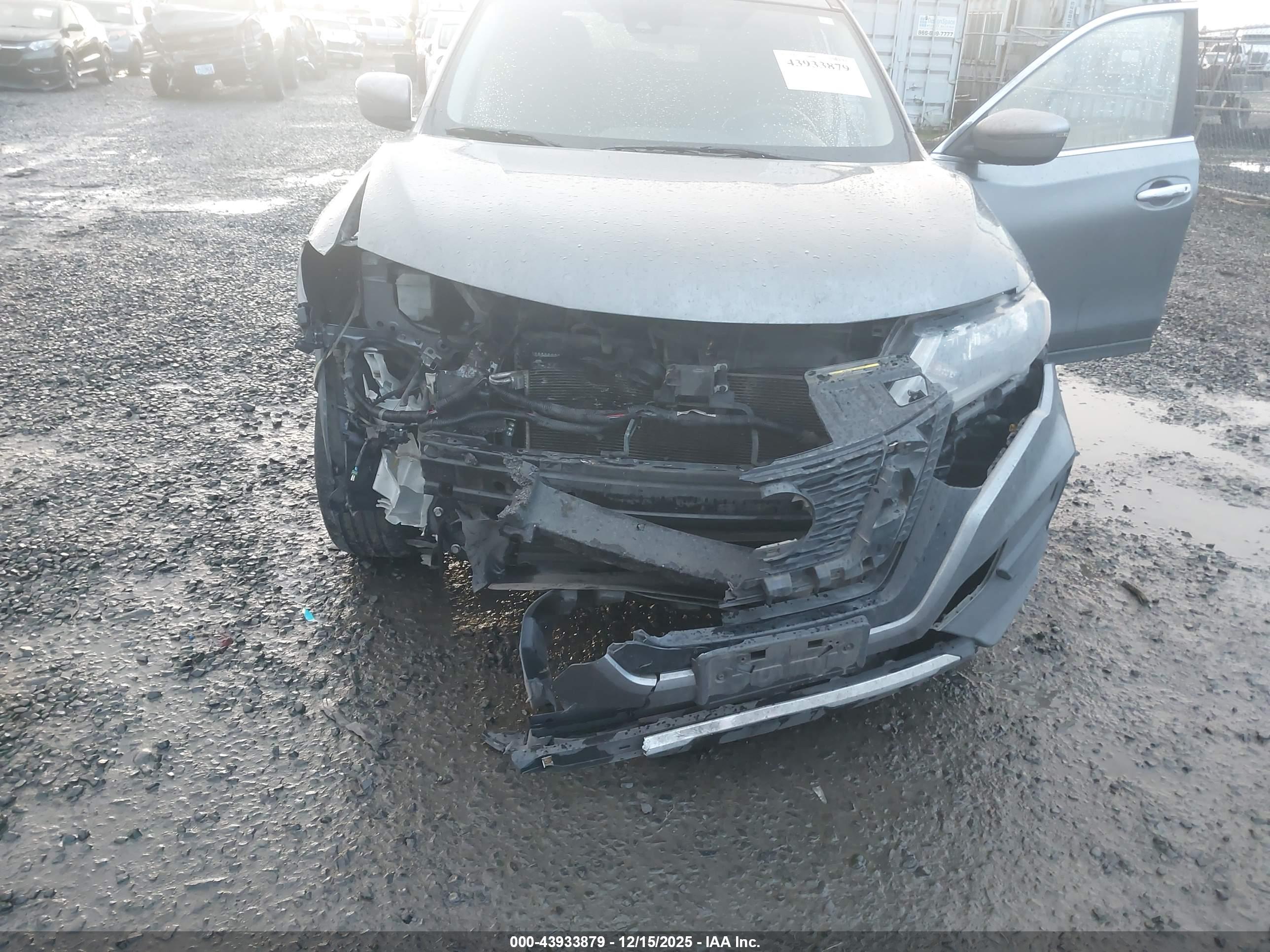 NISSAN ROGUE image 6