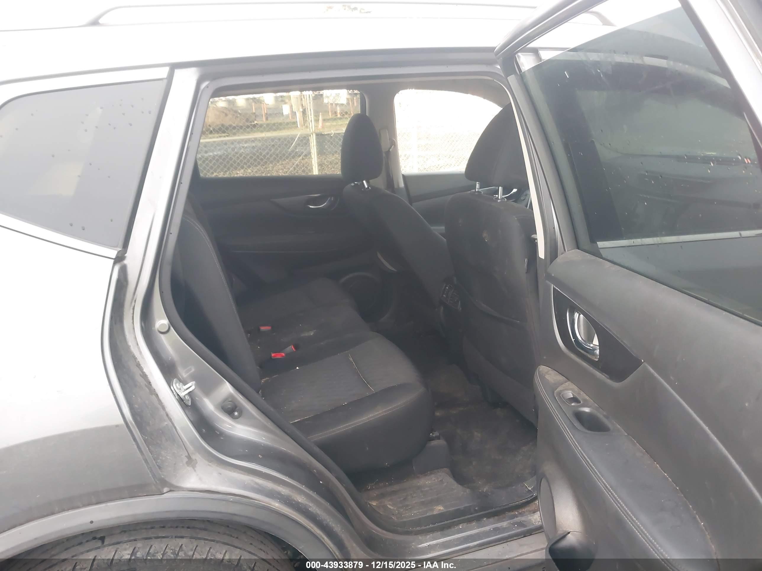 NISSAN ROGUE image 8