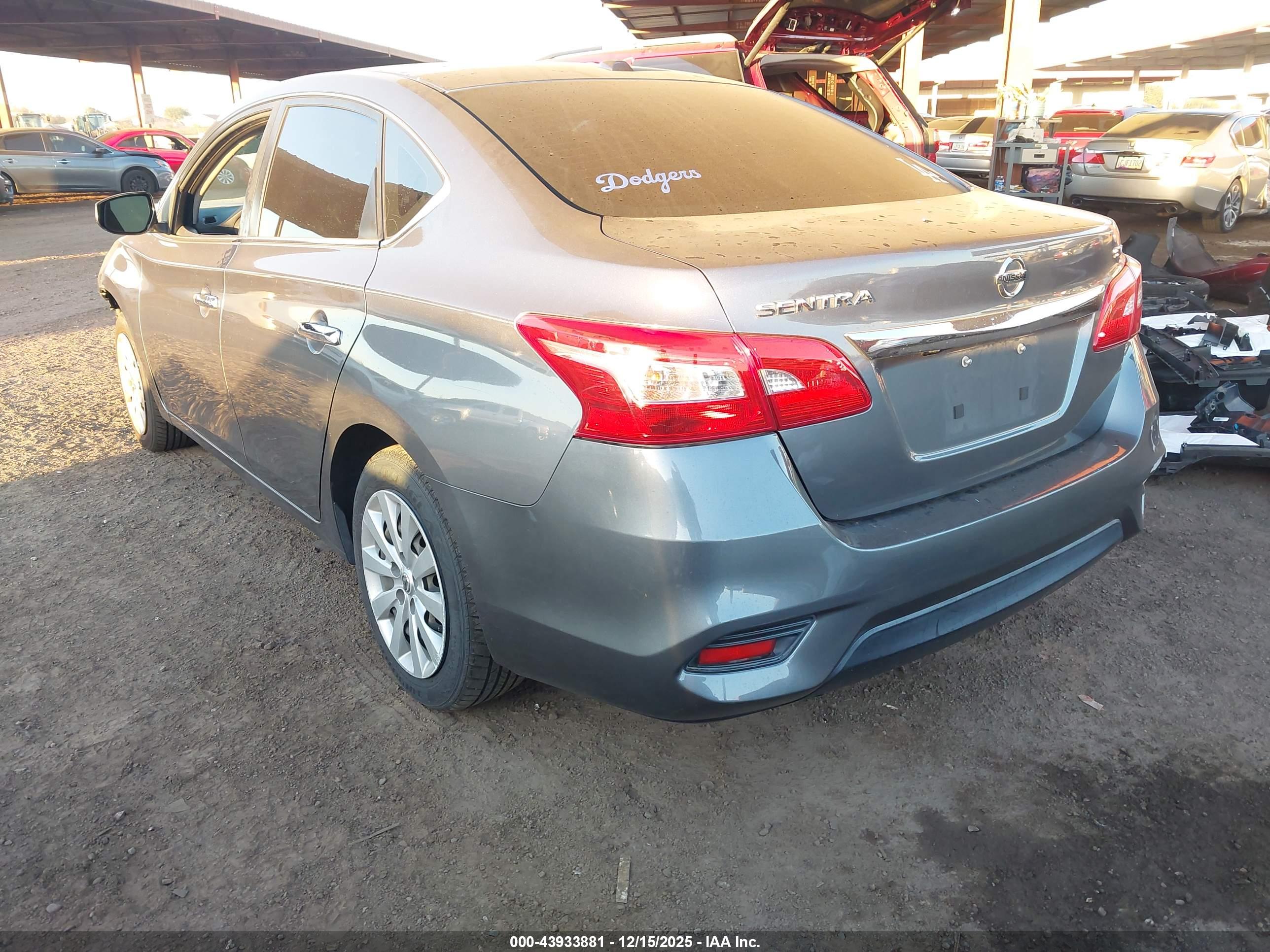 NISSAN SENTRA image 3