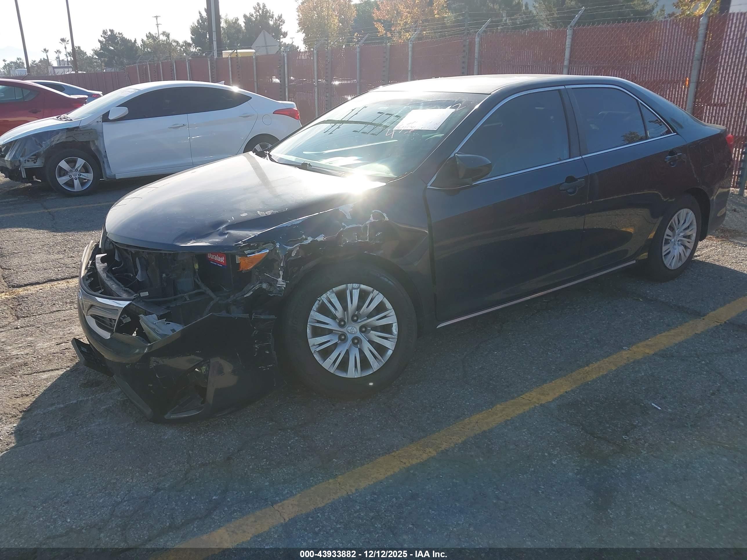 TOYOTA CAMRY image 2