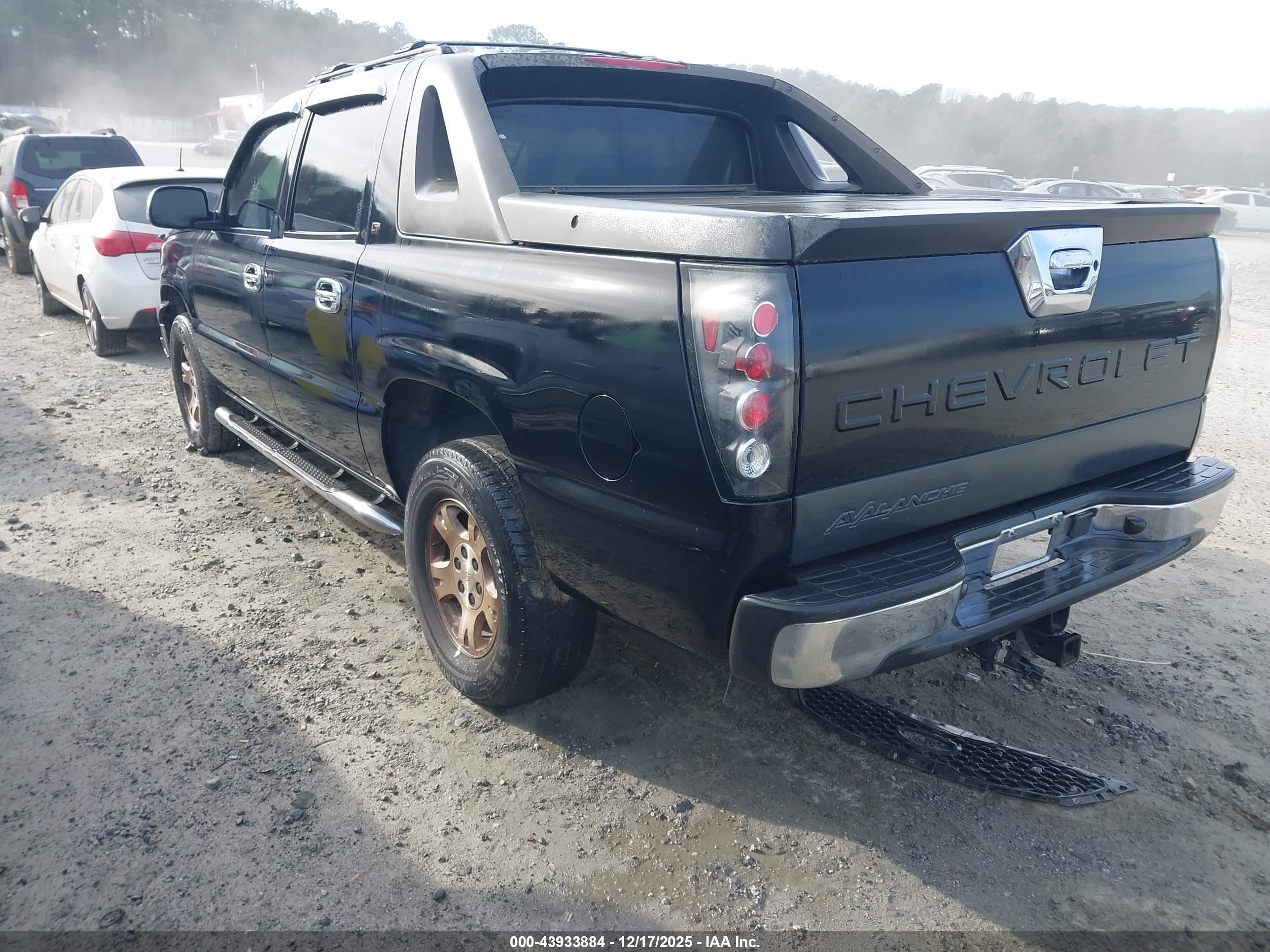 CHEVROLET AVALANCHE image 3