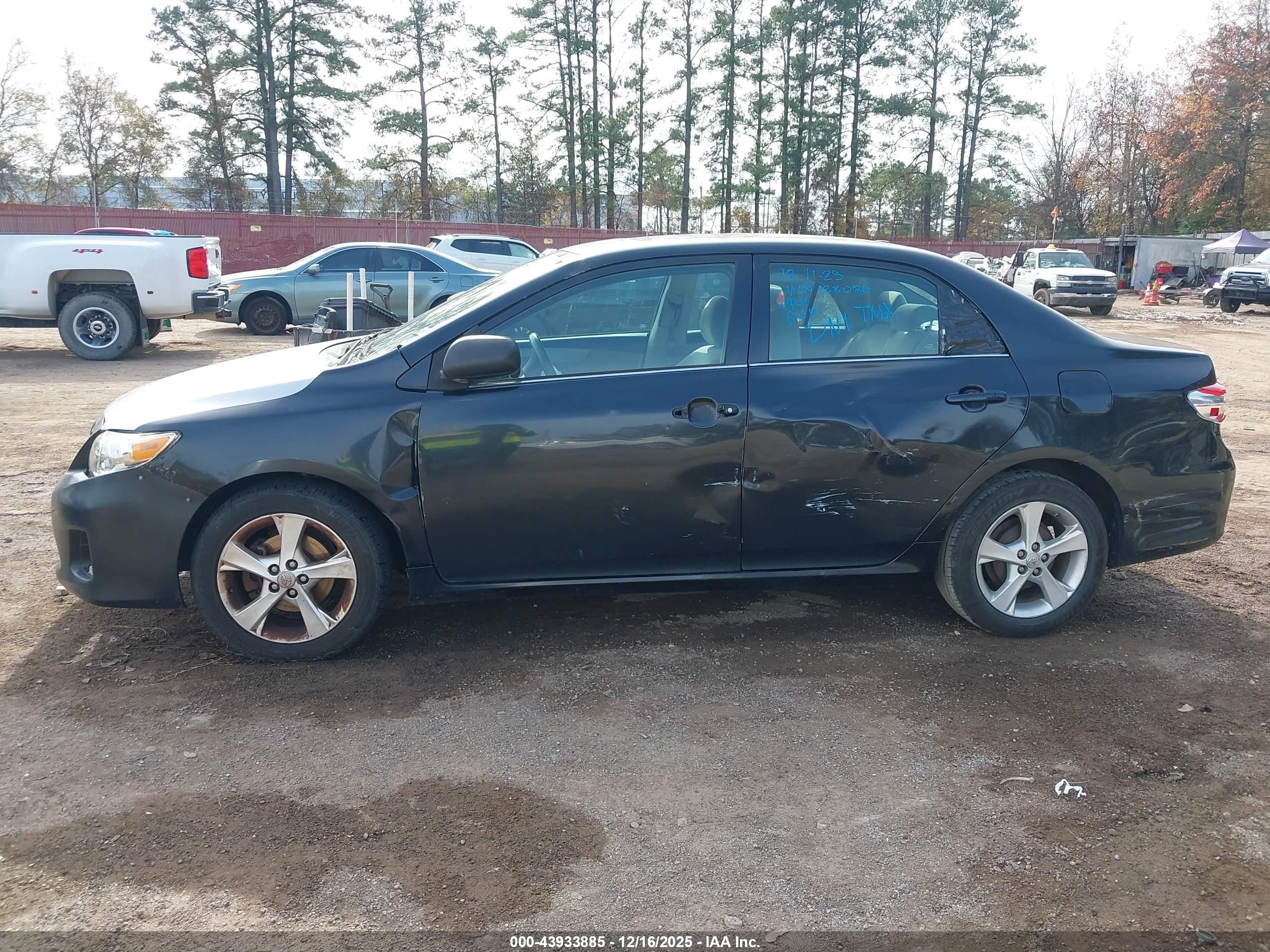 TOYOTA COROLLA image 6