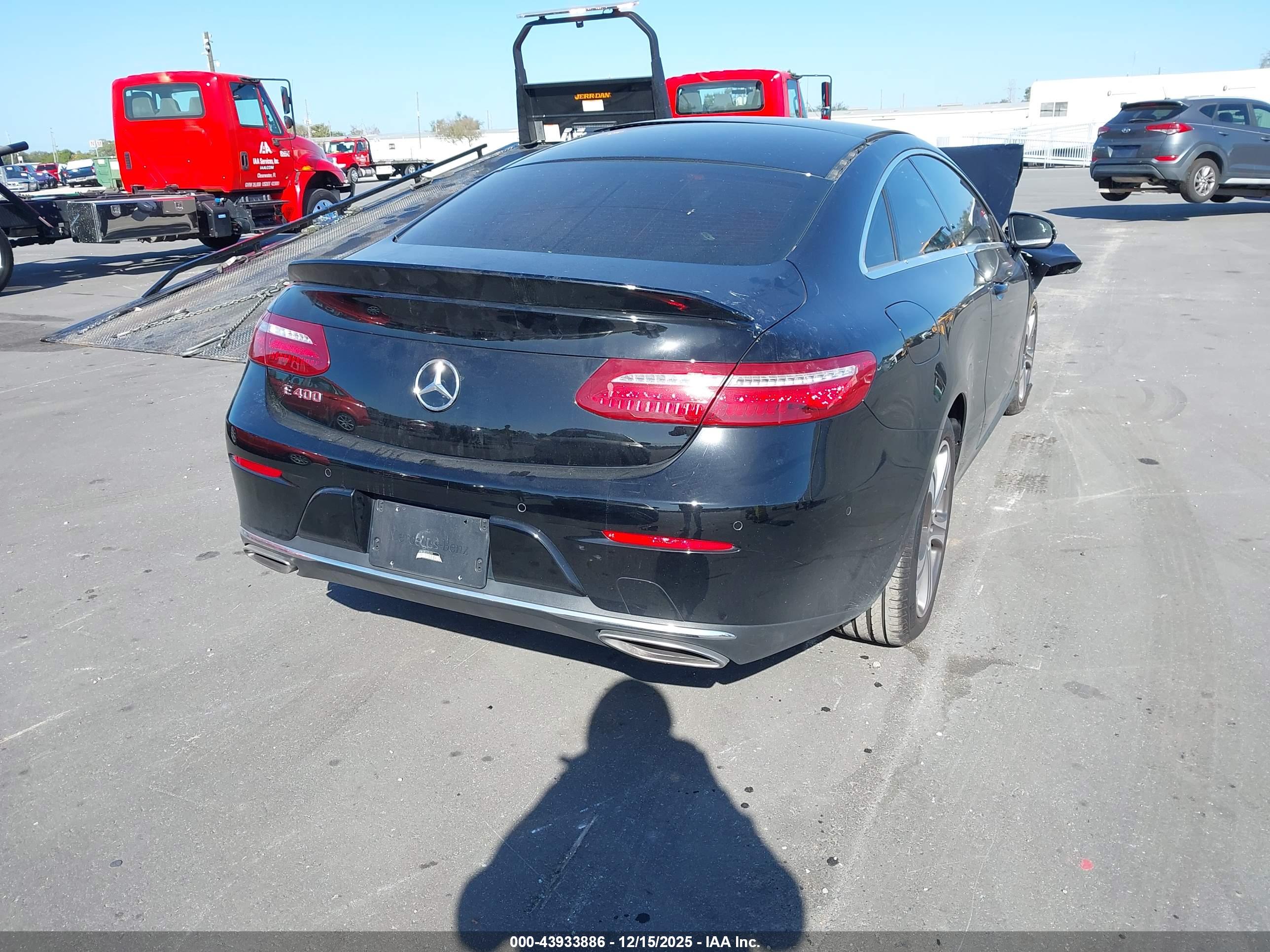 MERCEDES-BENZ E image 4