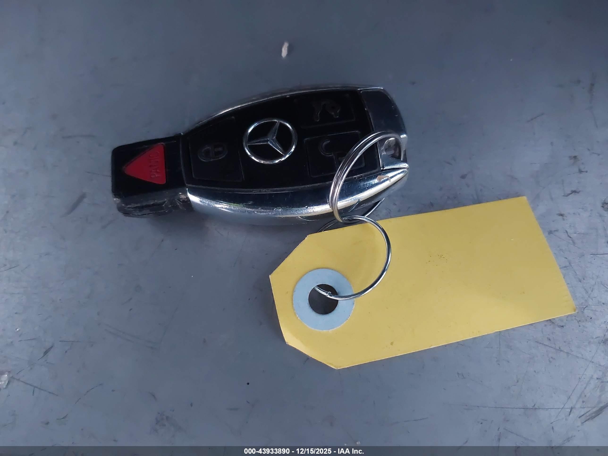 MERCEDES-BENZ GLK image 11