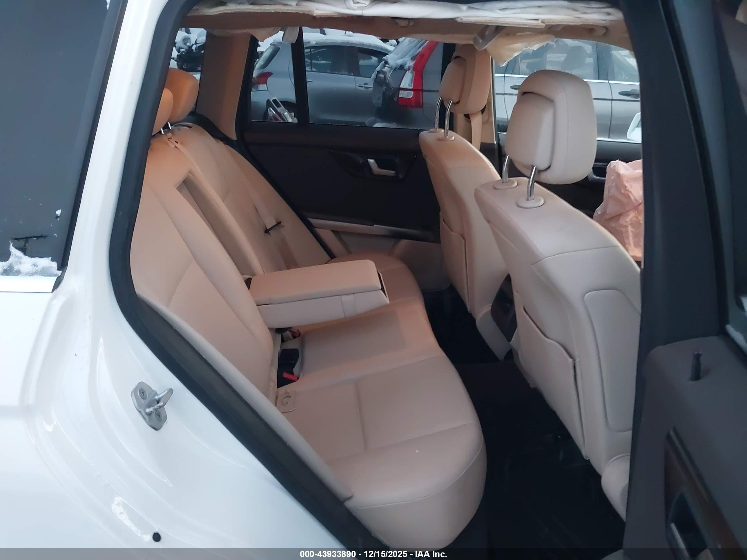 MERCEDES-BENZ GLK image 8