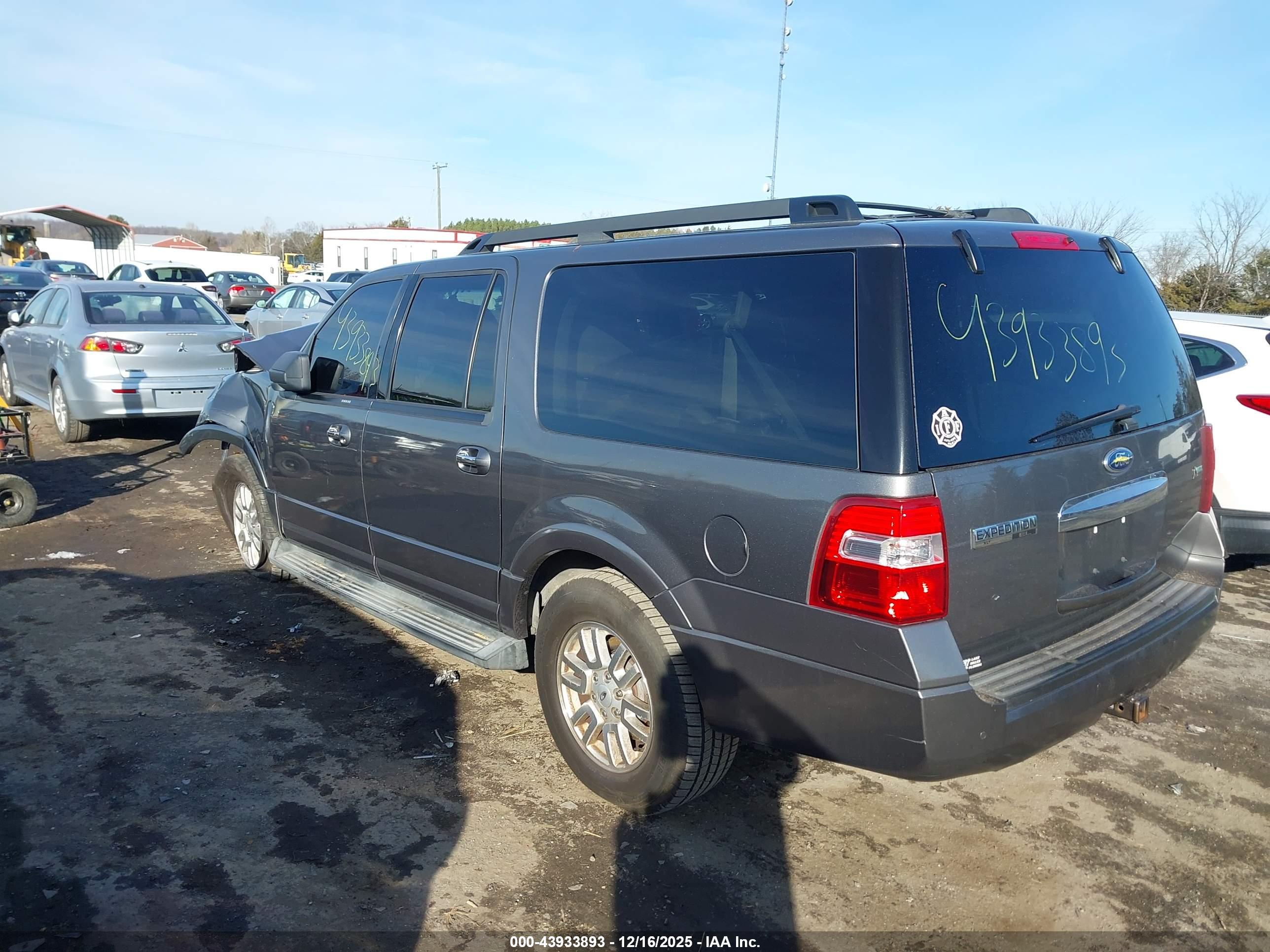 FORD EXPEDITION image 3