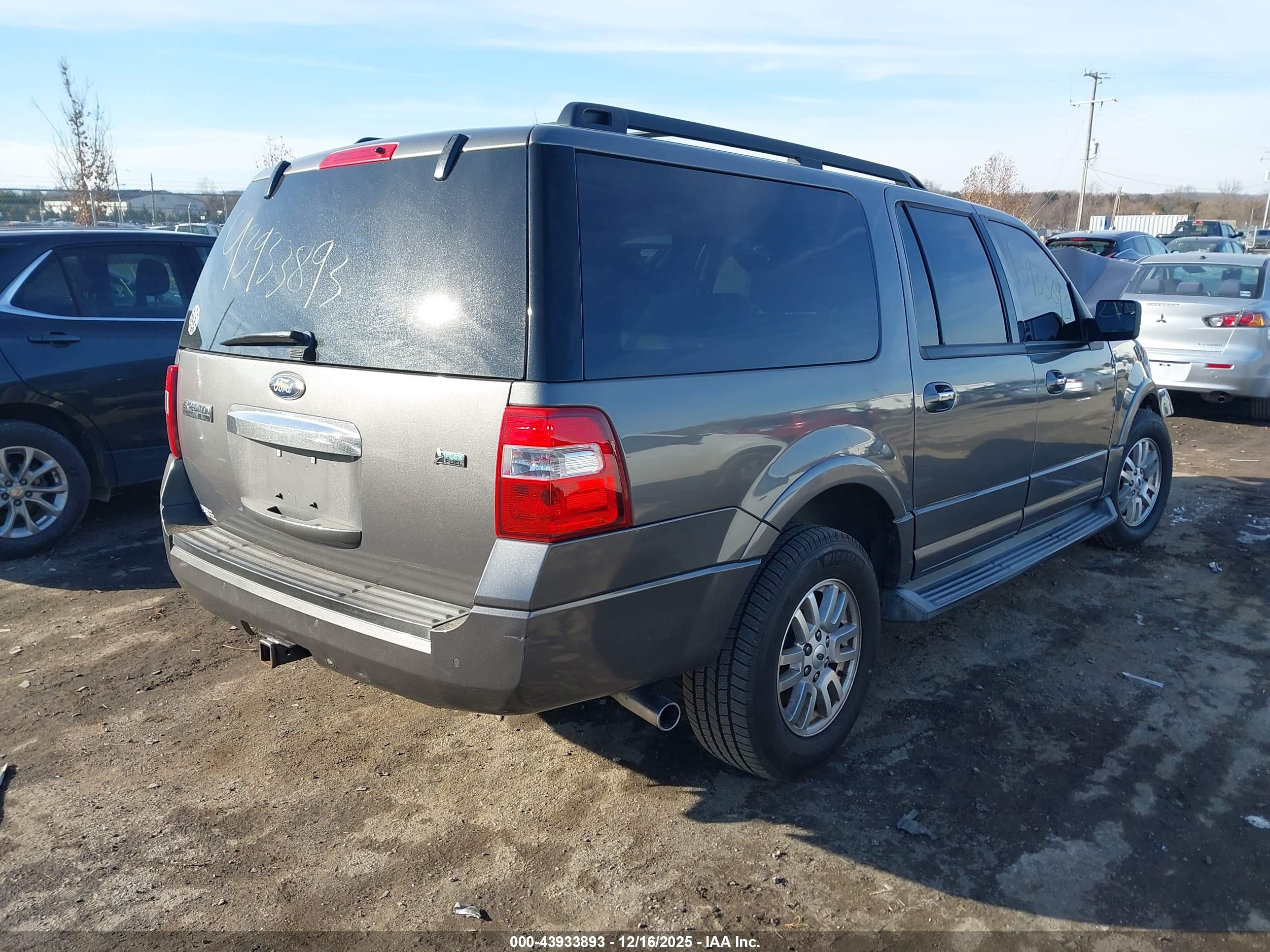 FORD EXPEDITION image 4