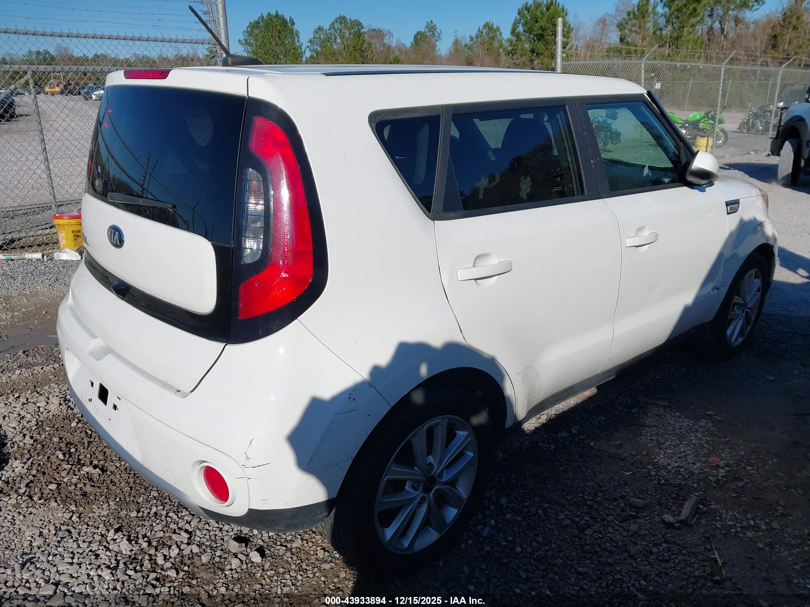 KIA SOUL image 4