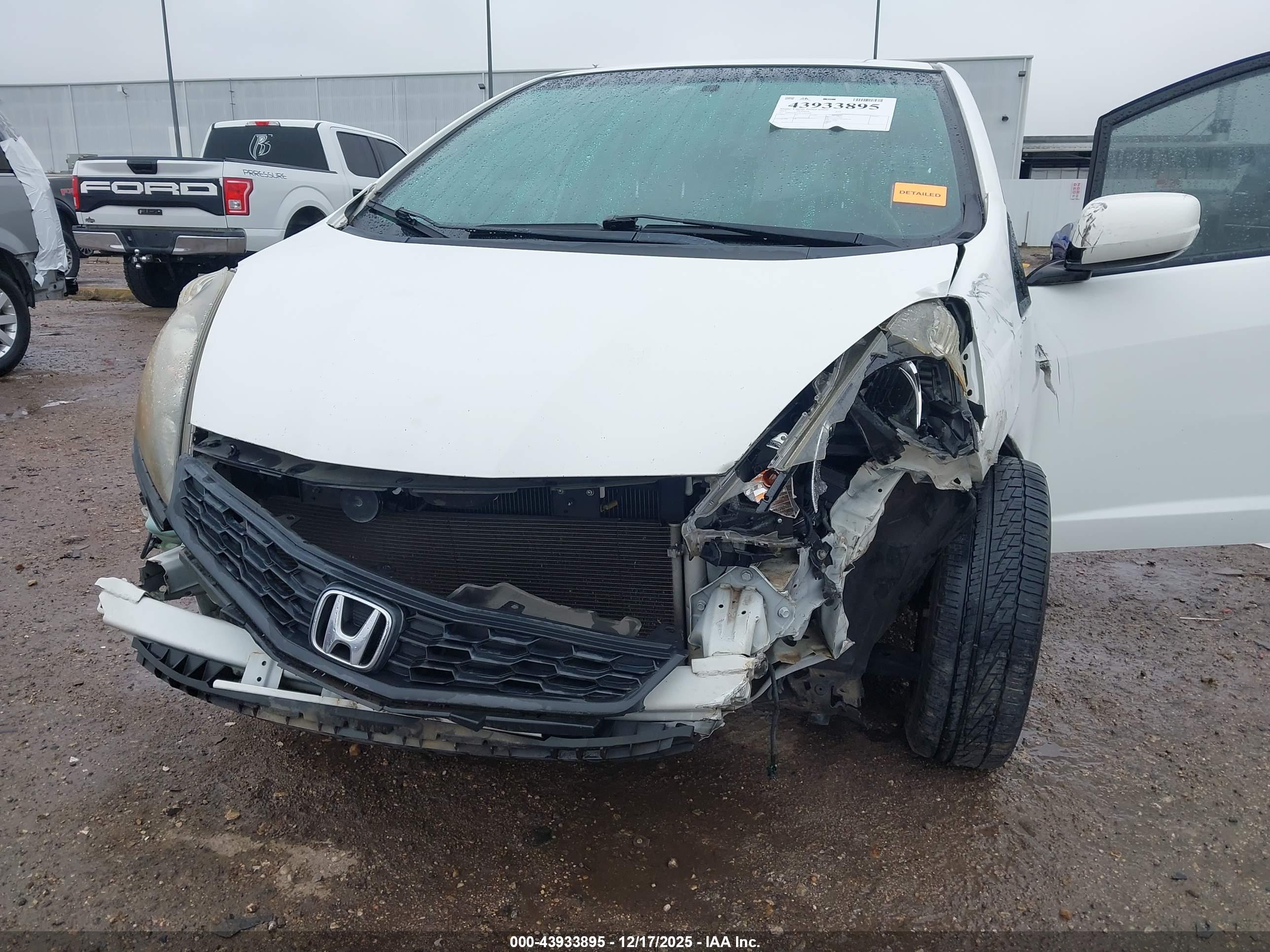 HONDA FIT image 6