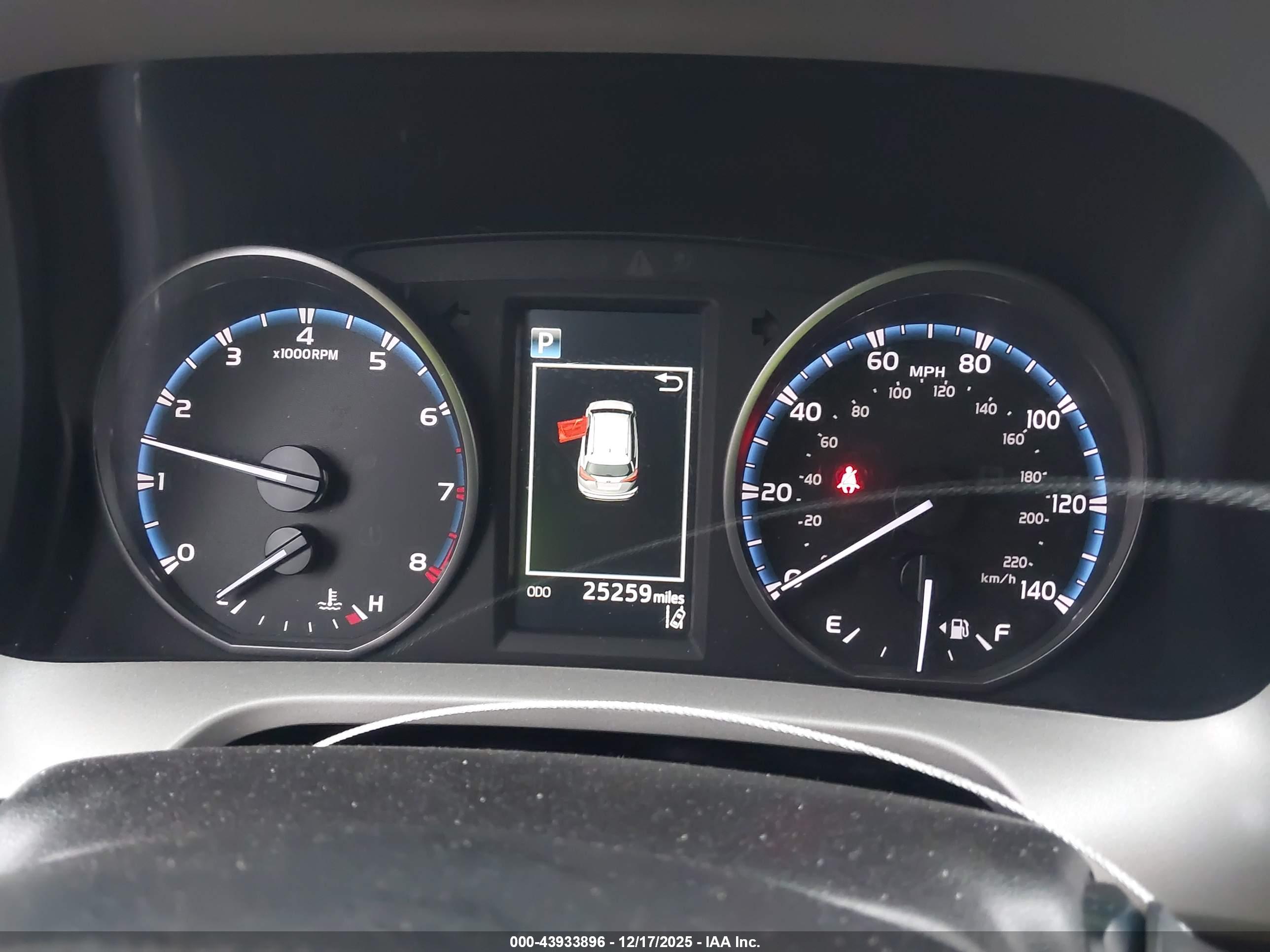TOYOTA RAV4 image 7