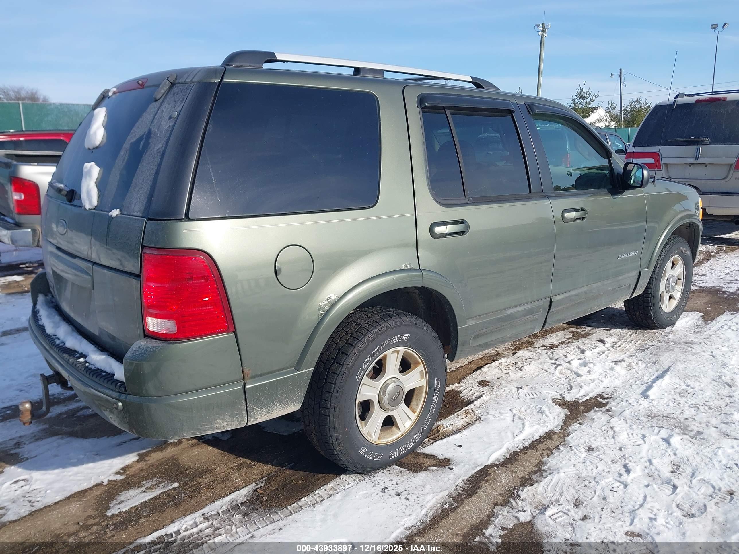FORD EXPLORER image 4