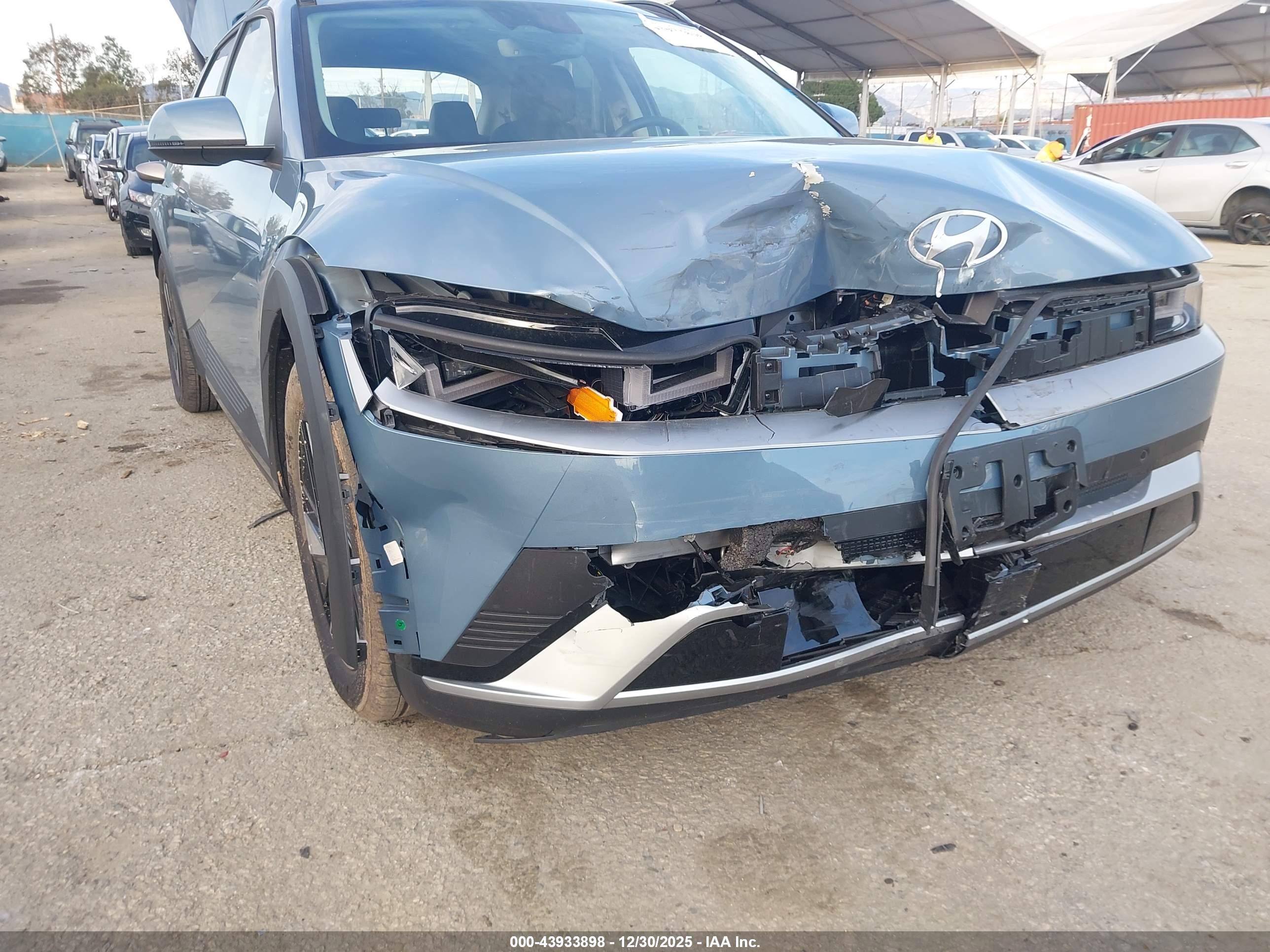 HYUNDAI IONIQ image 6