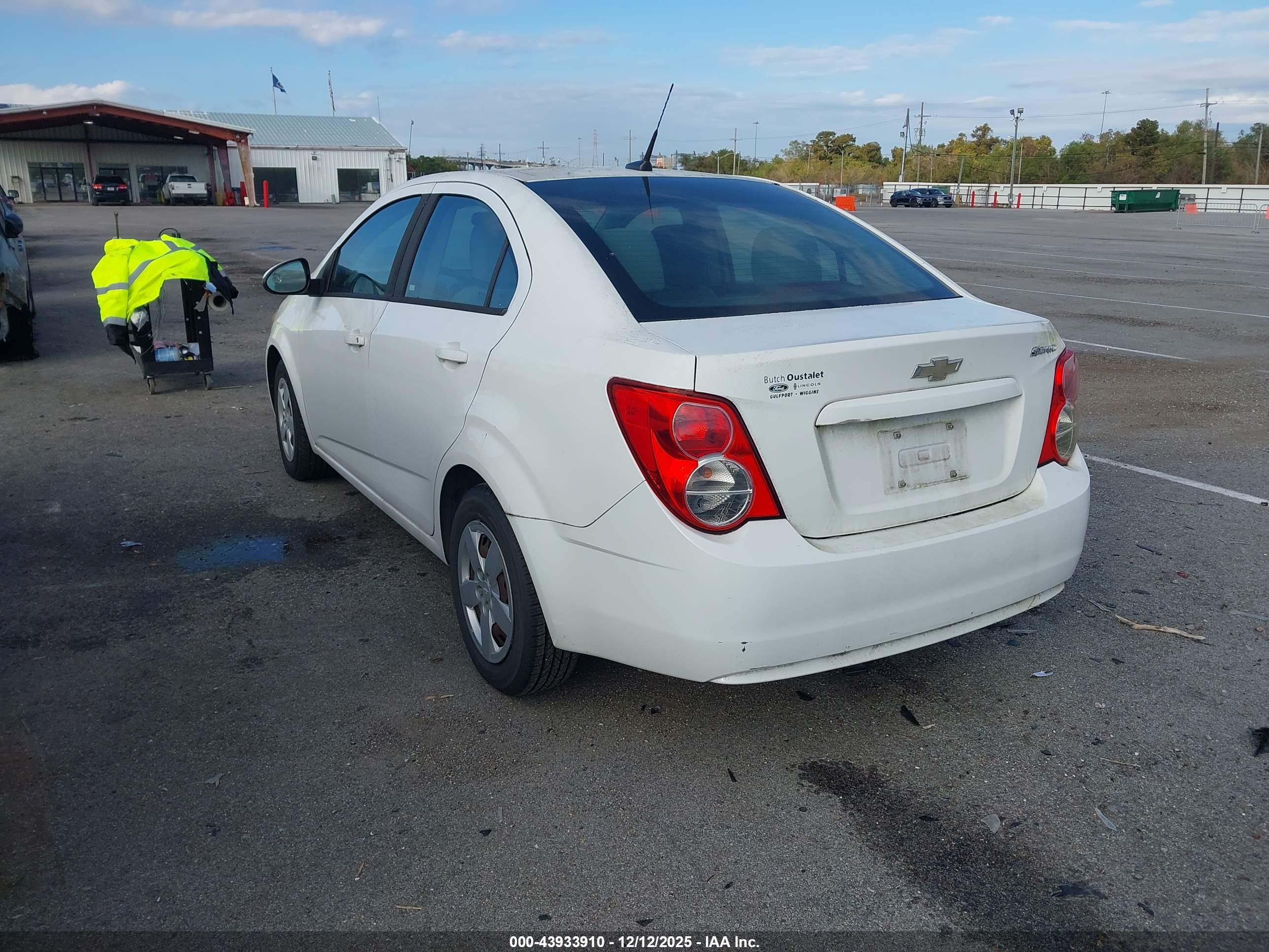 CHEVROLET SONIC image 3