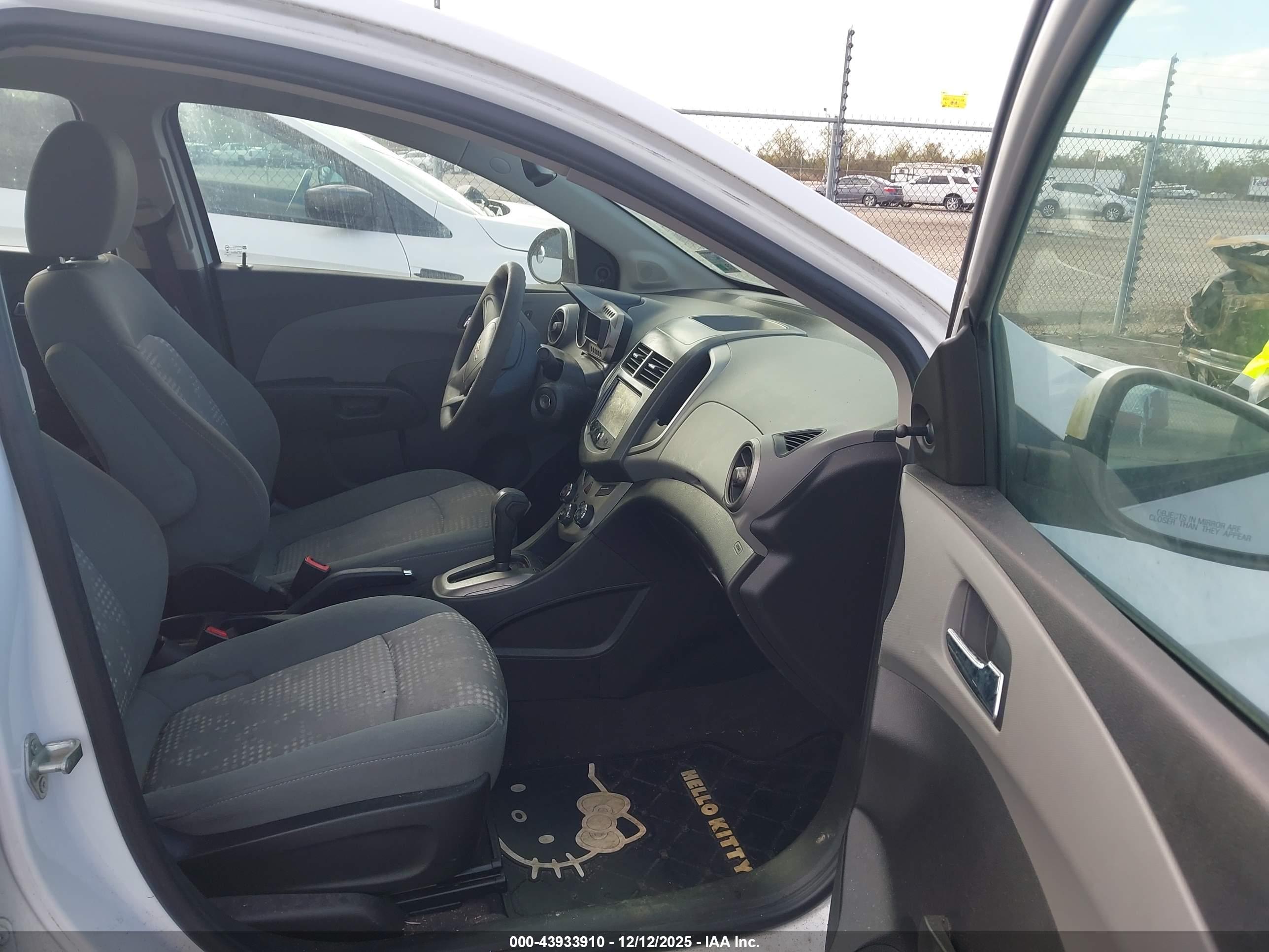 CHEVROLET SONIC image 5