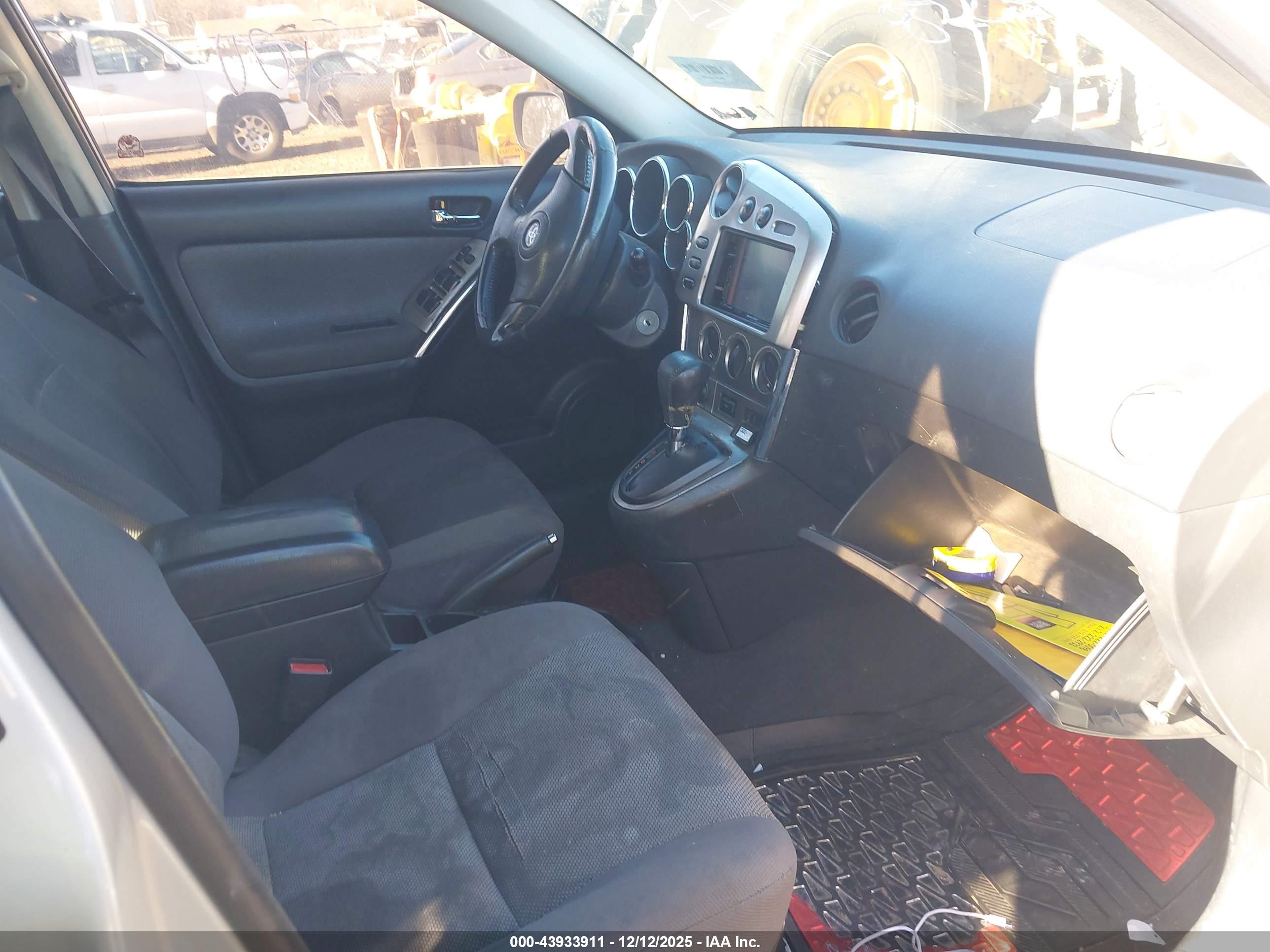 TOYOTA MATRIX image 5