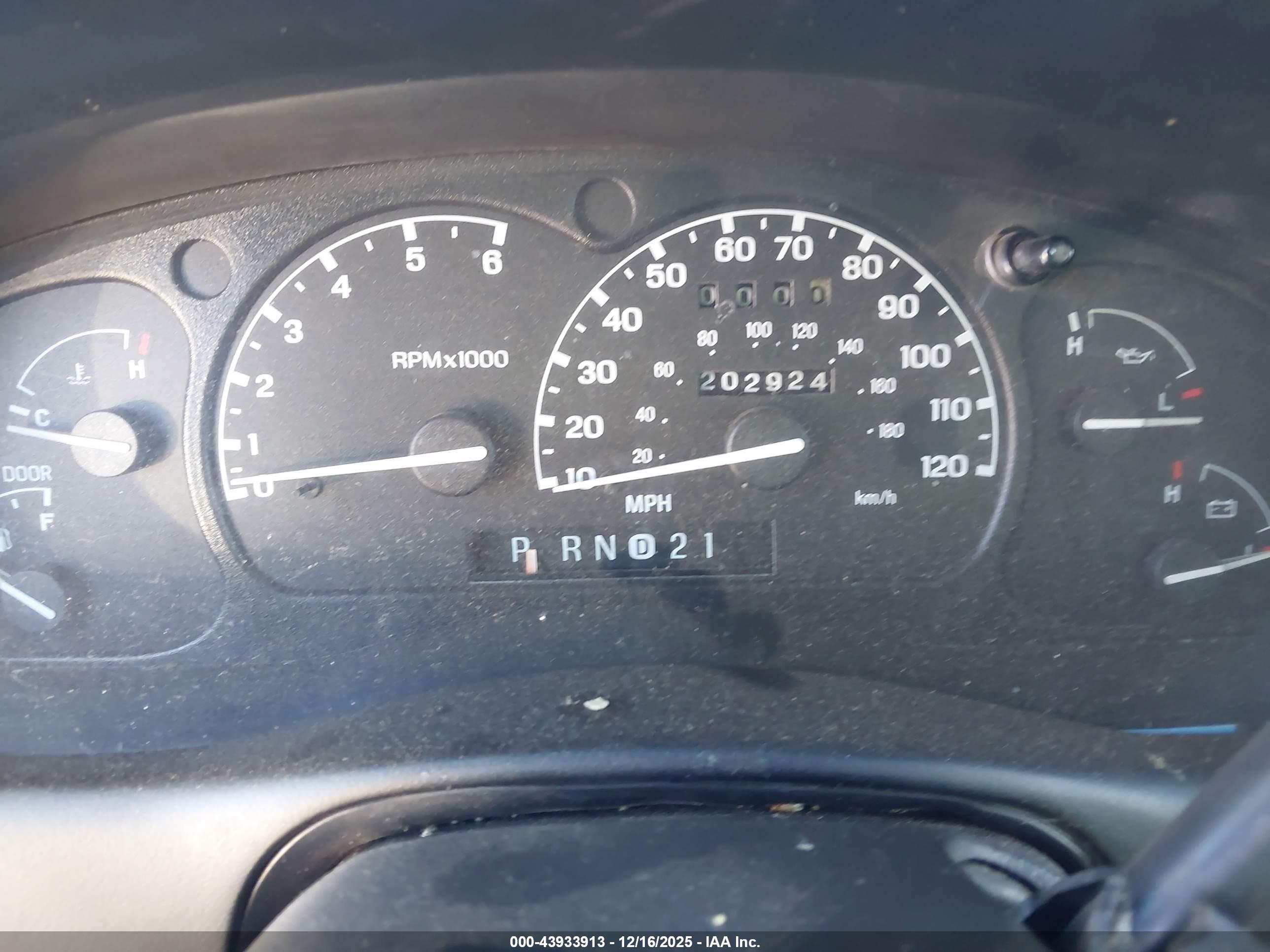 FORD EXPLORER image 7