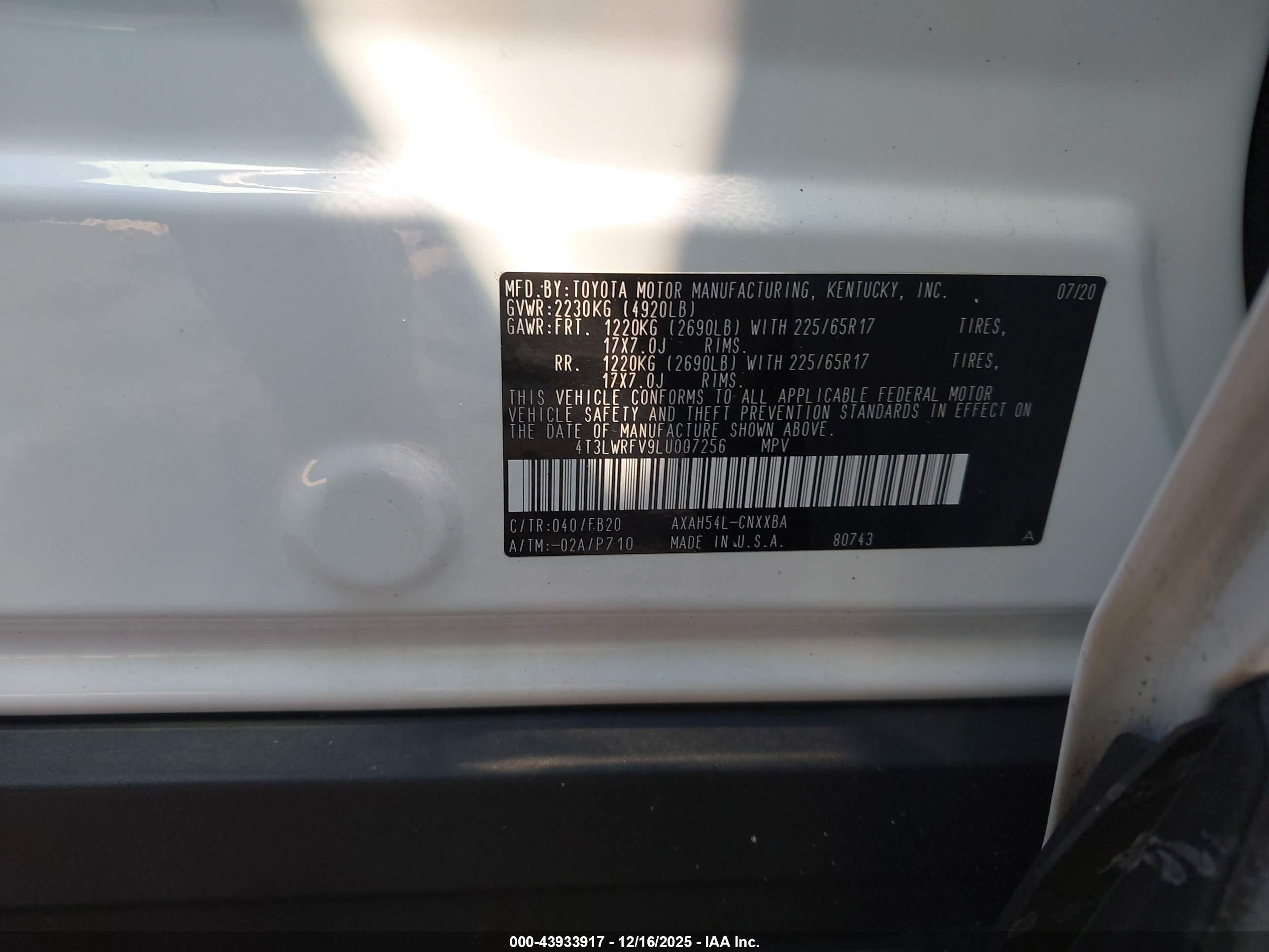 TOYOTA RAV4 image 9