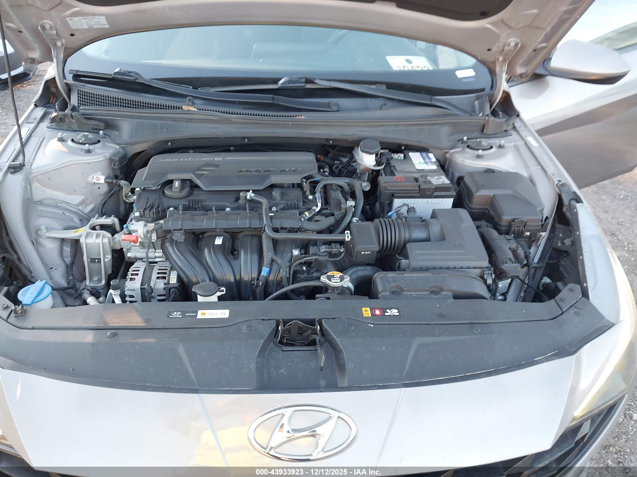 HYUNDAI ELANTRA image 10