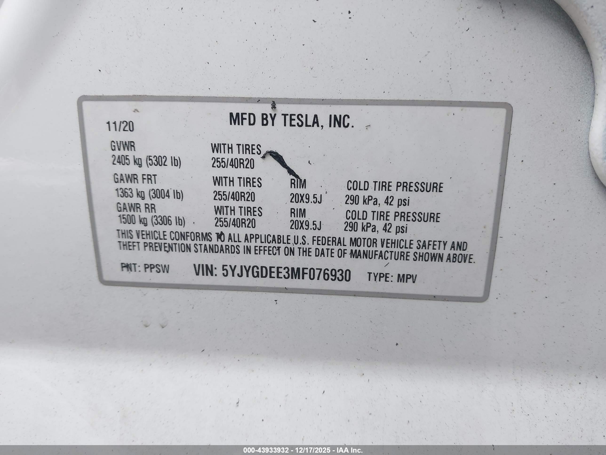 TESLA MODEL image 9