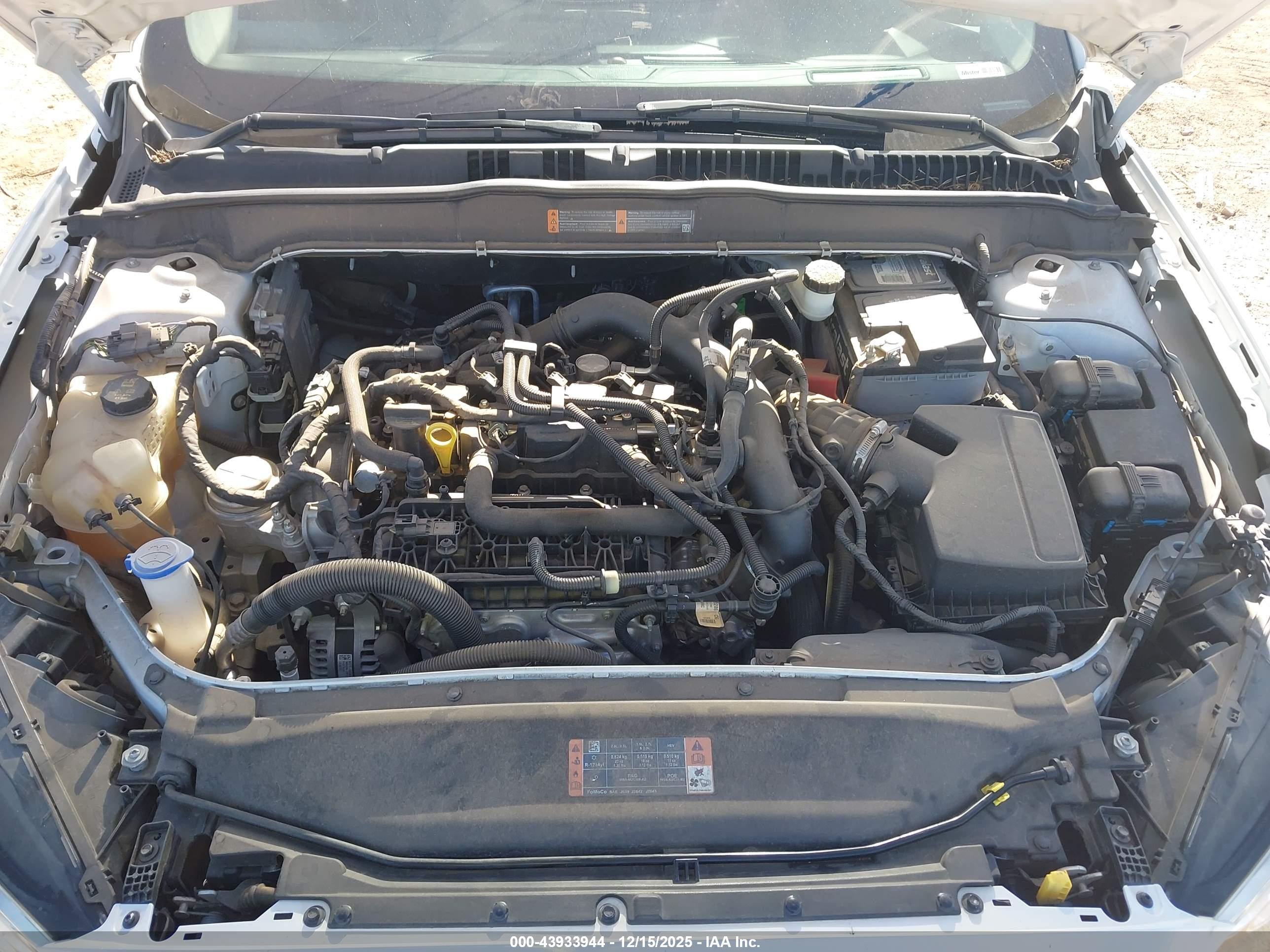 FORD FUSION image 10