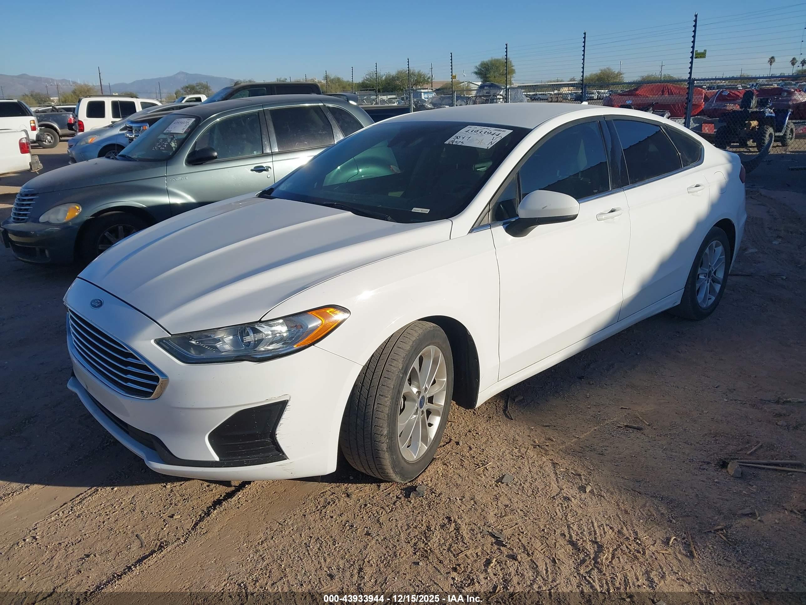 FORD FUSION image 2