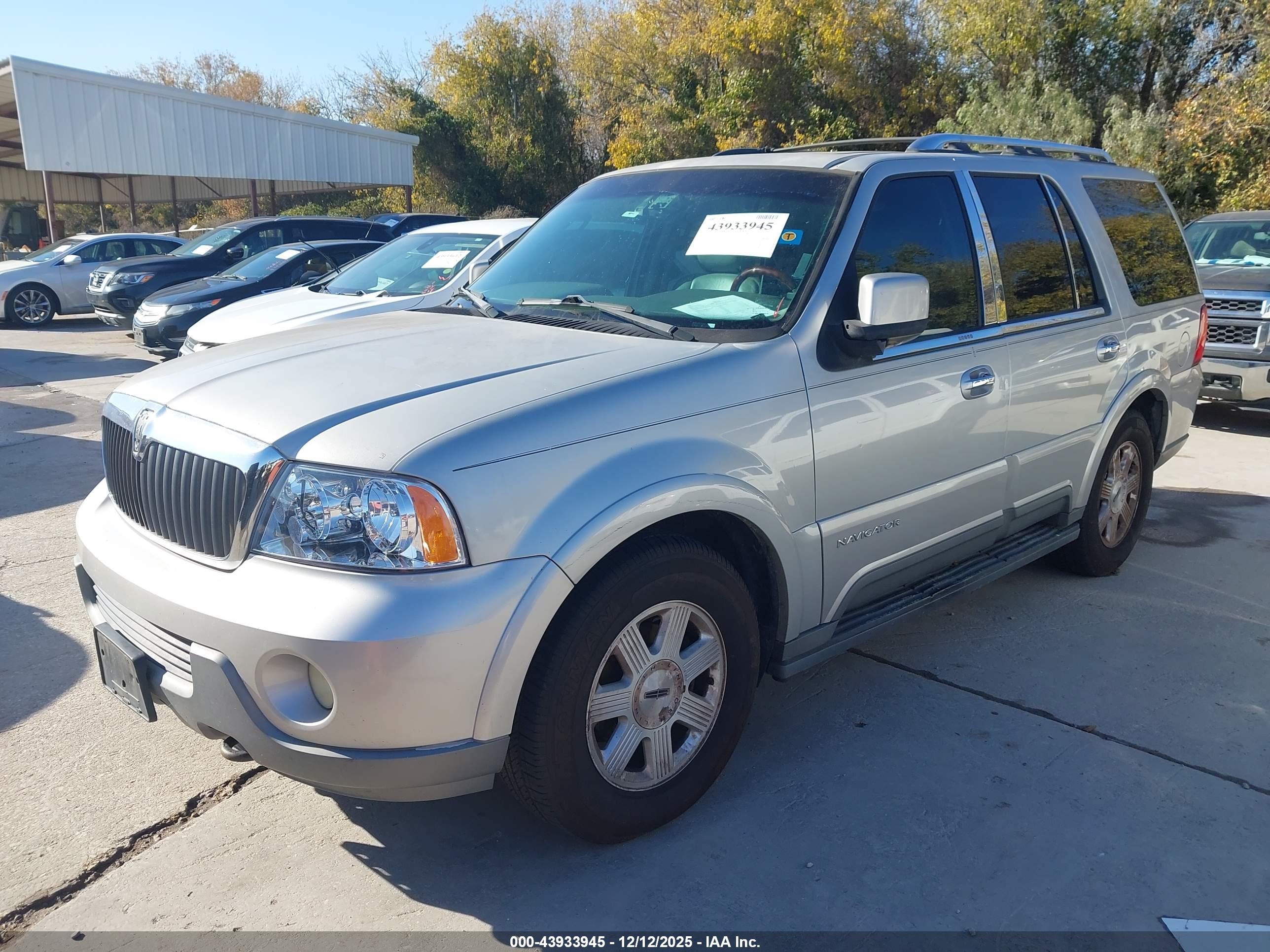 LINCOLN NAVIGATOR image 2
