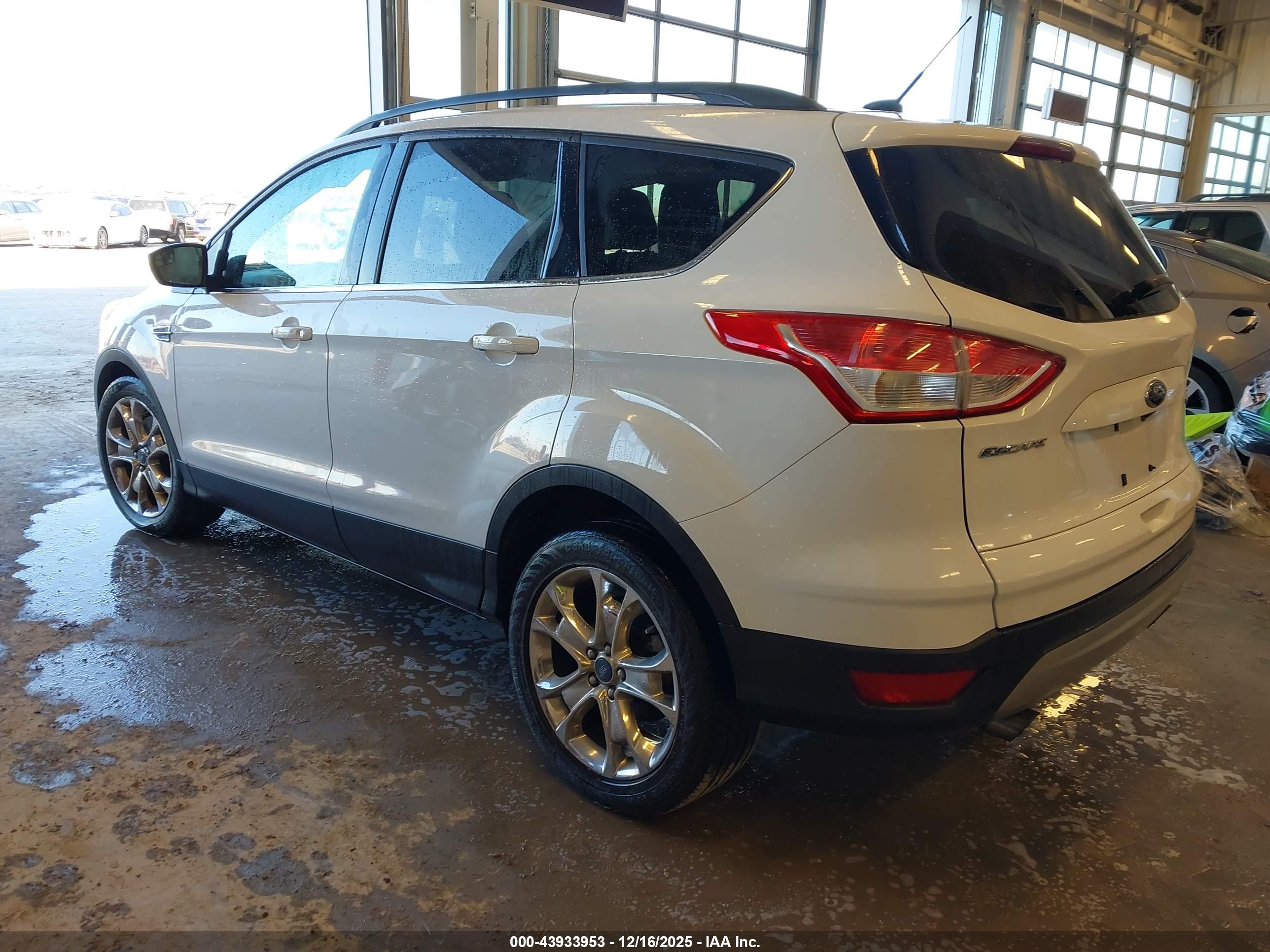 FORD ESCAPE image 3