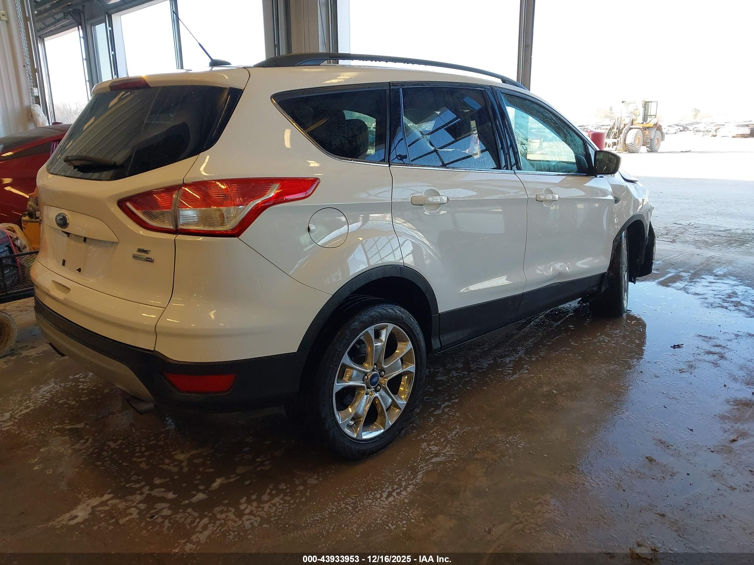 FORD ESCAPE image 4
