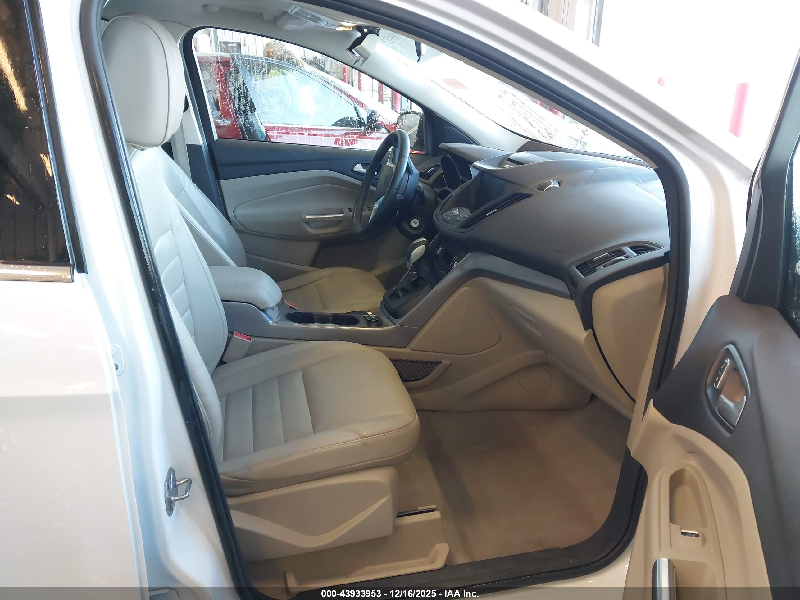 FORD ESCAPE image 5