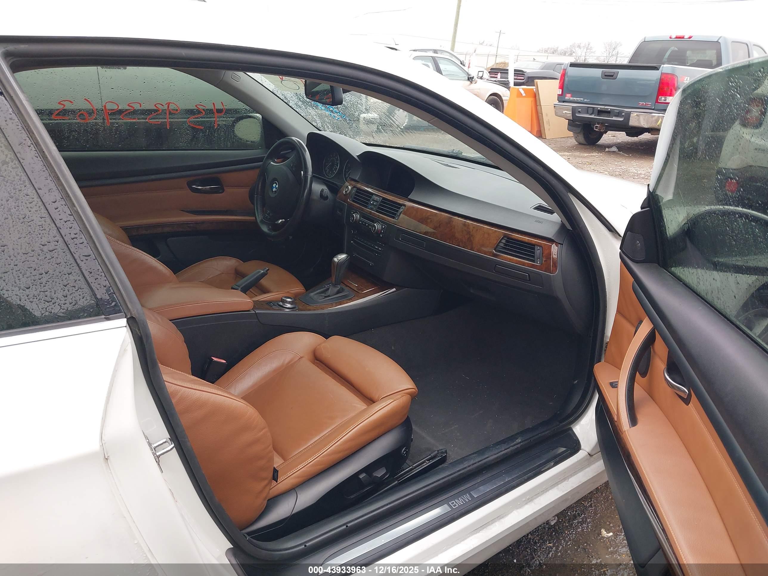 BMW 335I image 5