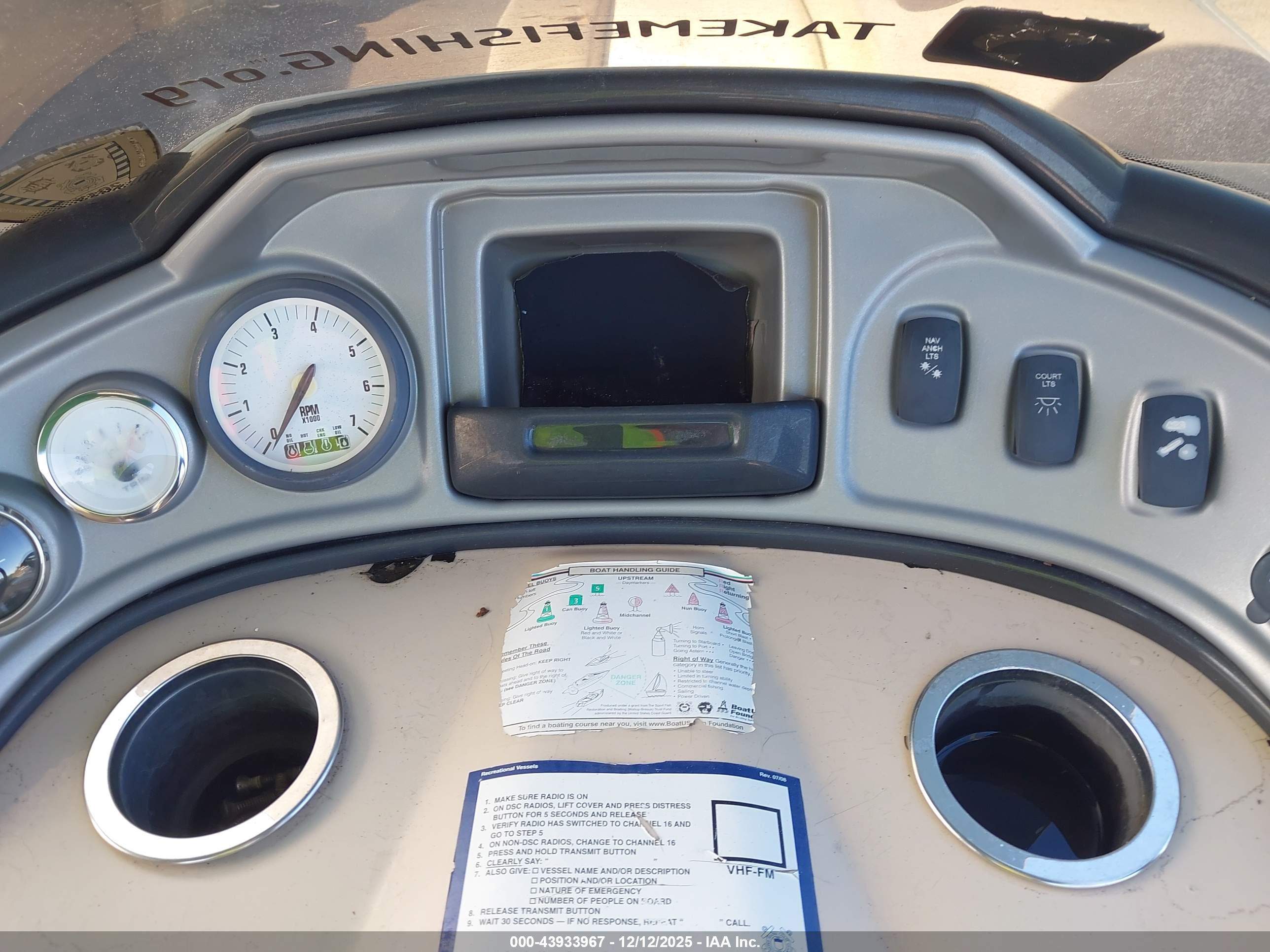 TRACKER MARINE image 7