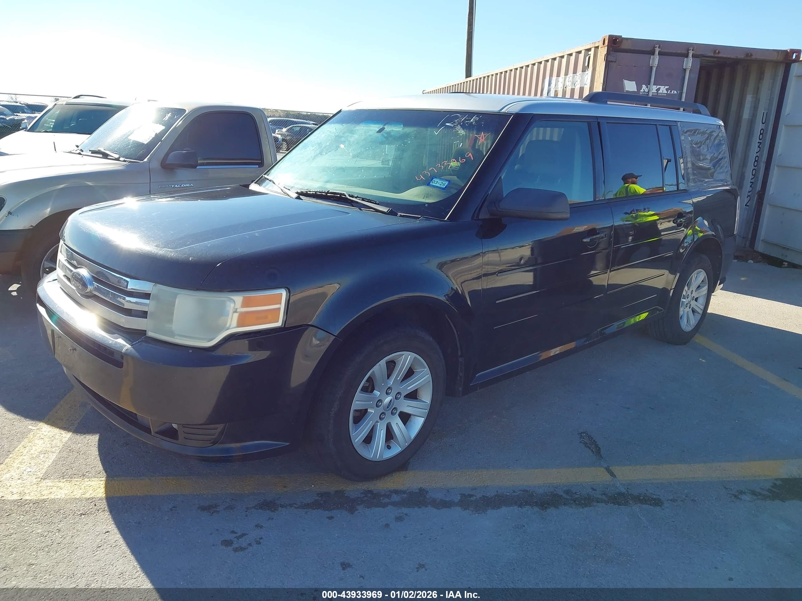 FORD FLEX image 2