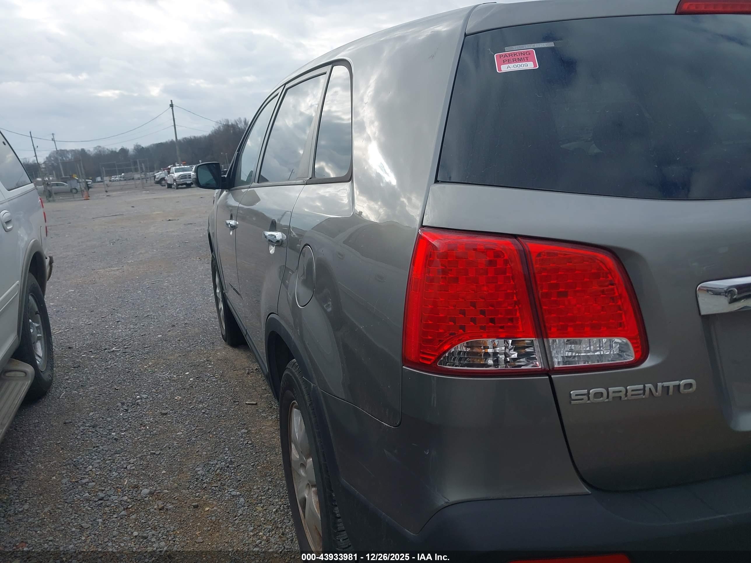 KIA SORENTO image 3