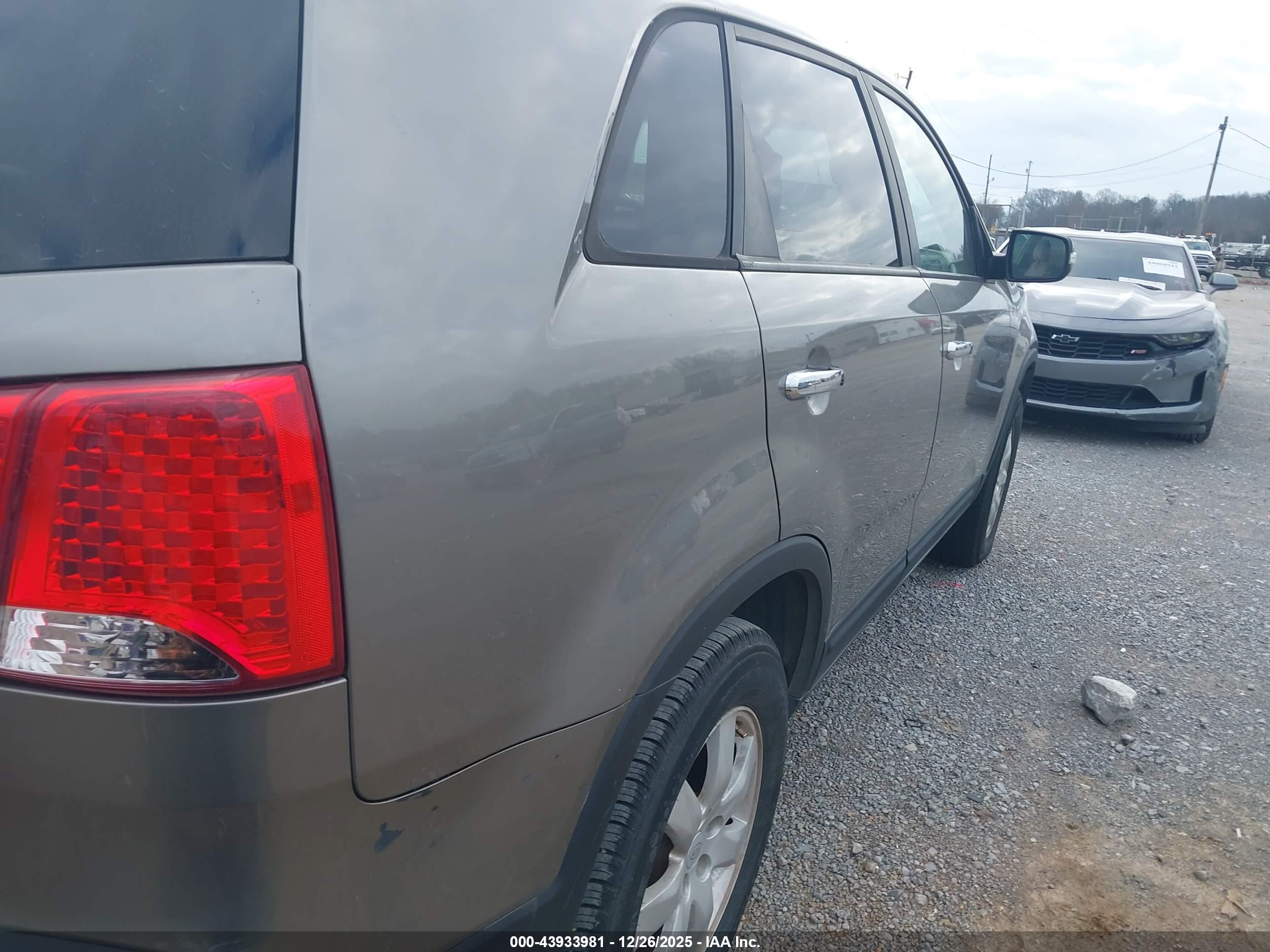 KIA SORENTO image 4
