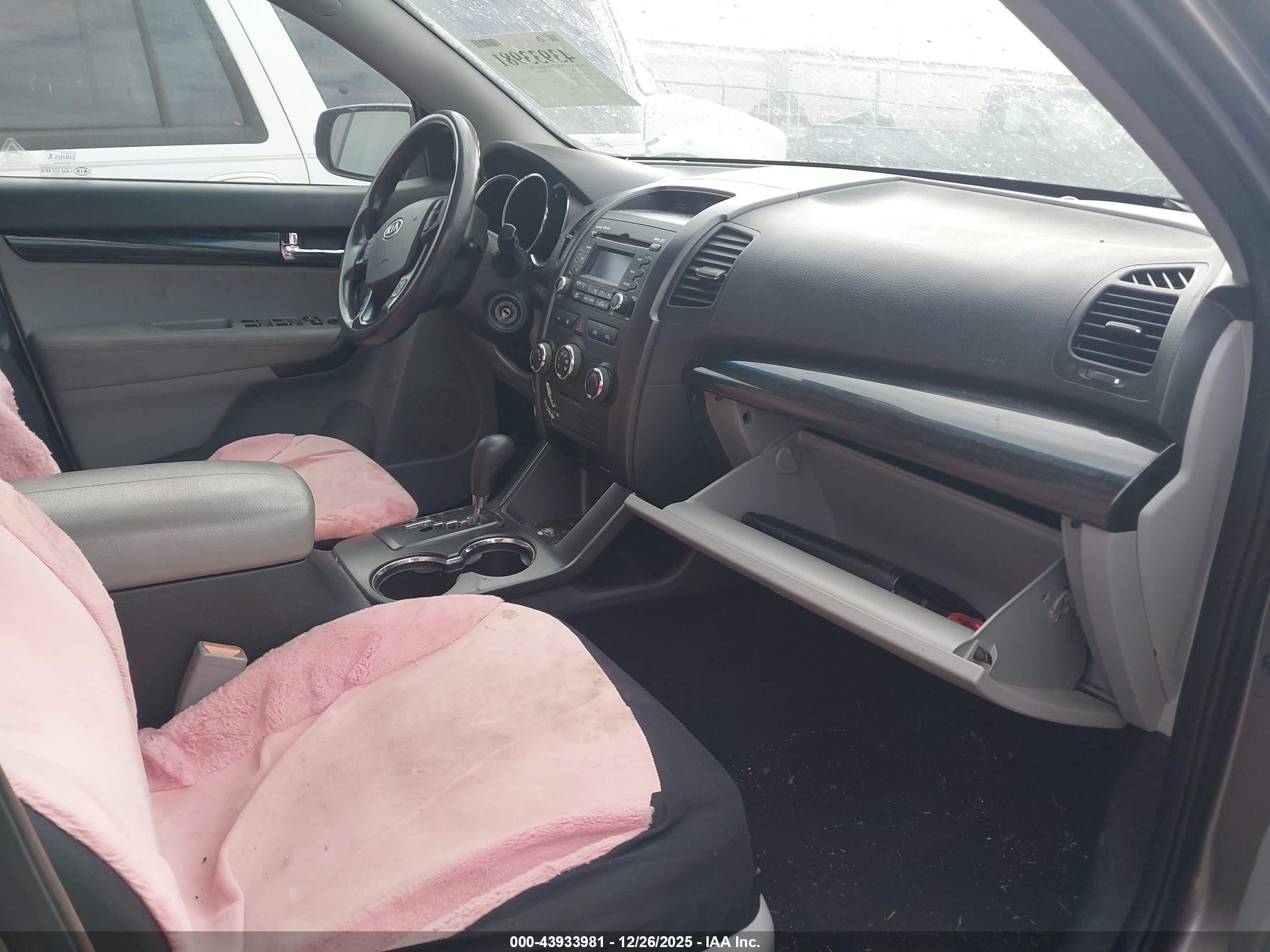 KIA SORENTO image 5
