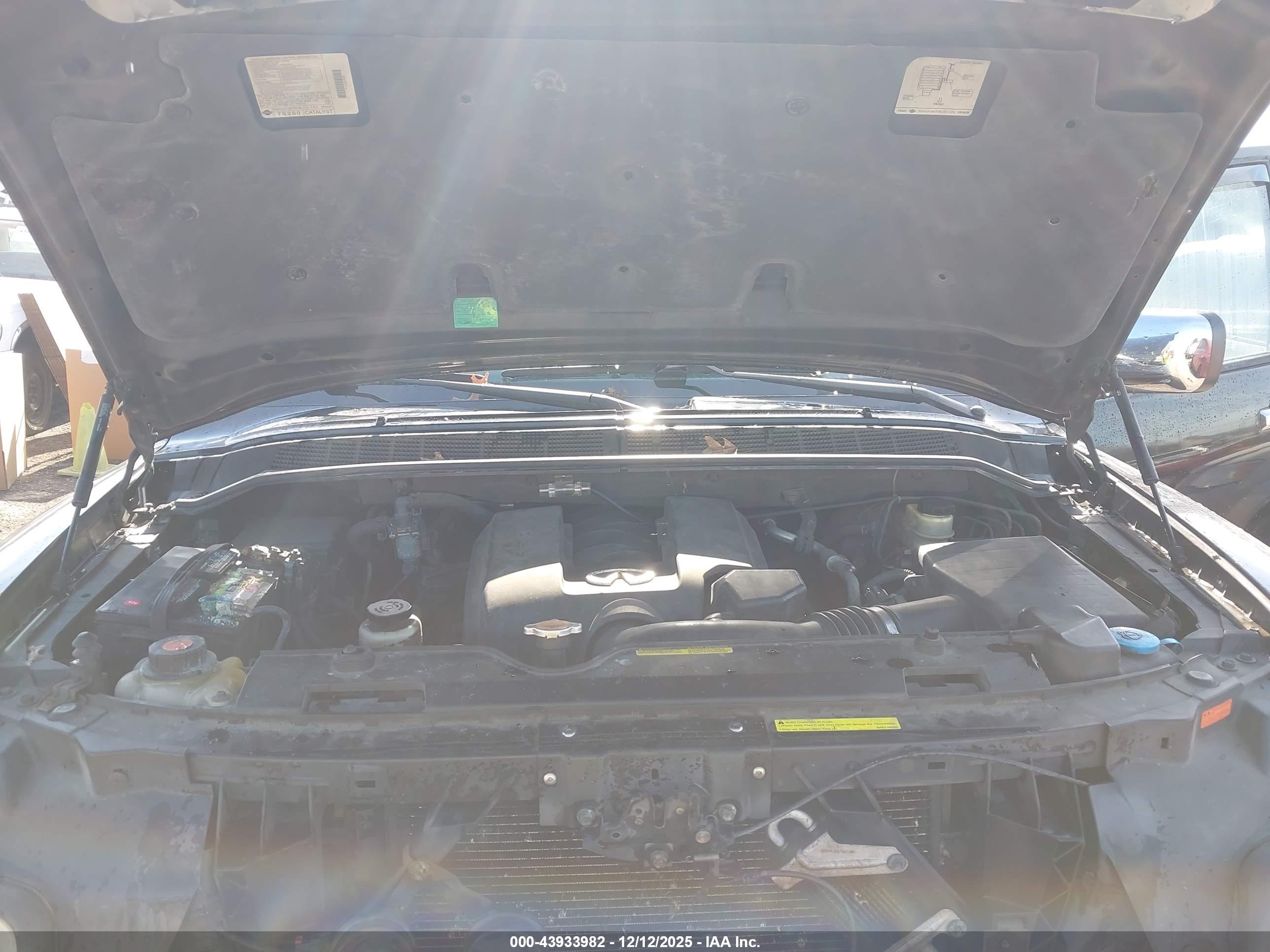 INFINITI QX56 image 10