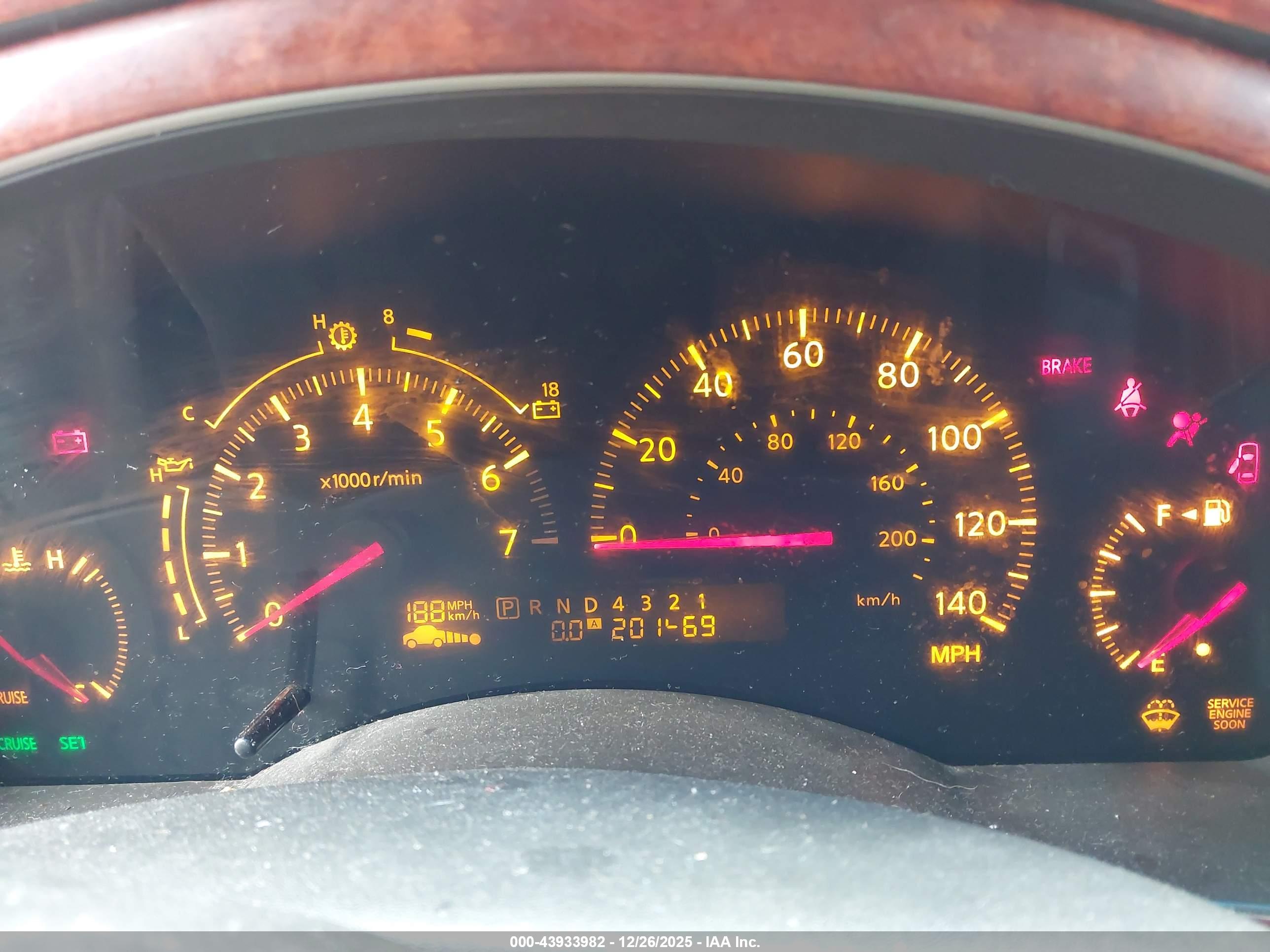 INFINITI QX56 image 7