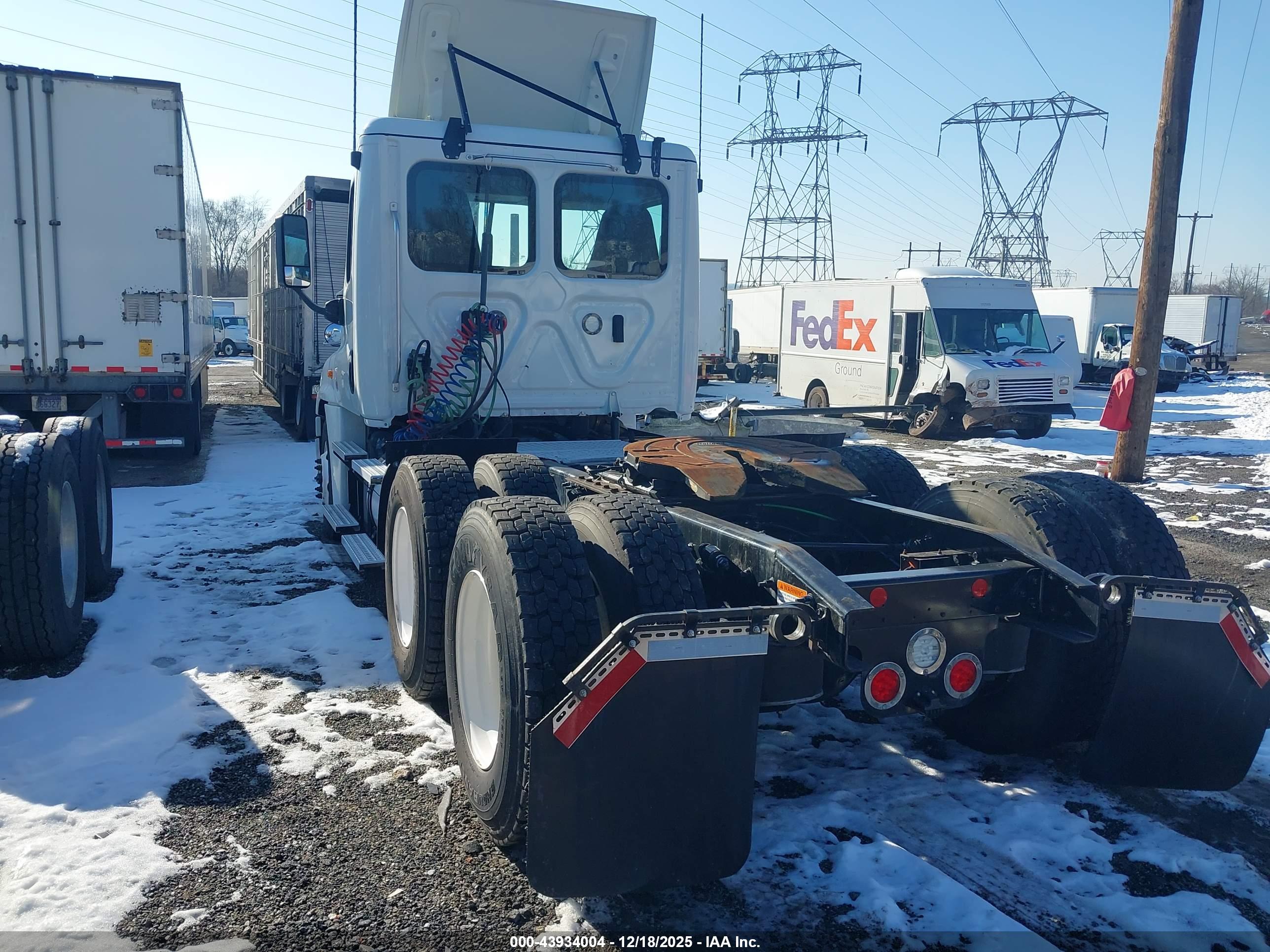 FREIGHTLINER CASCADIA image 3
