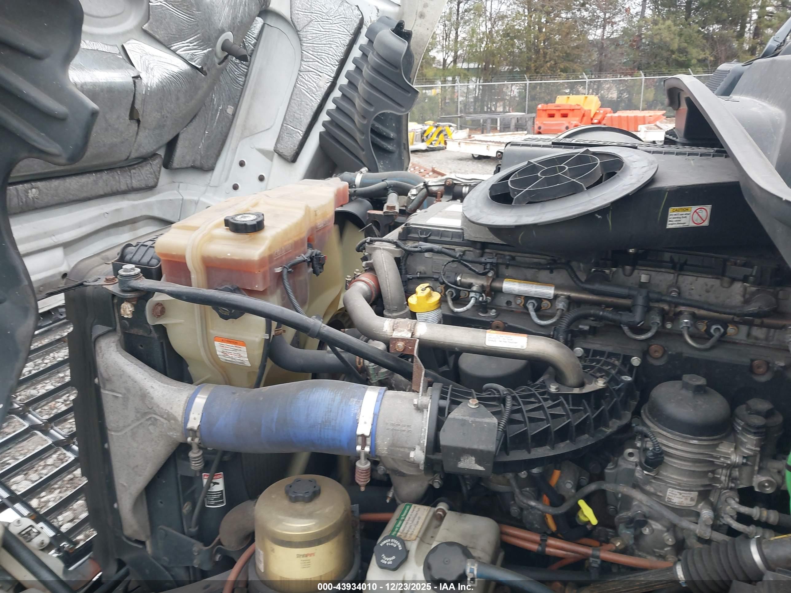 FREIGHTLINER CASCADIA image 10